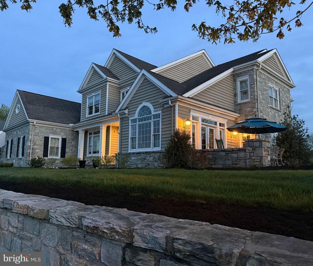 Photo of 671 Bent Creek Drive, LITITZ, PA 17543 (MLS # PALA2085022)