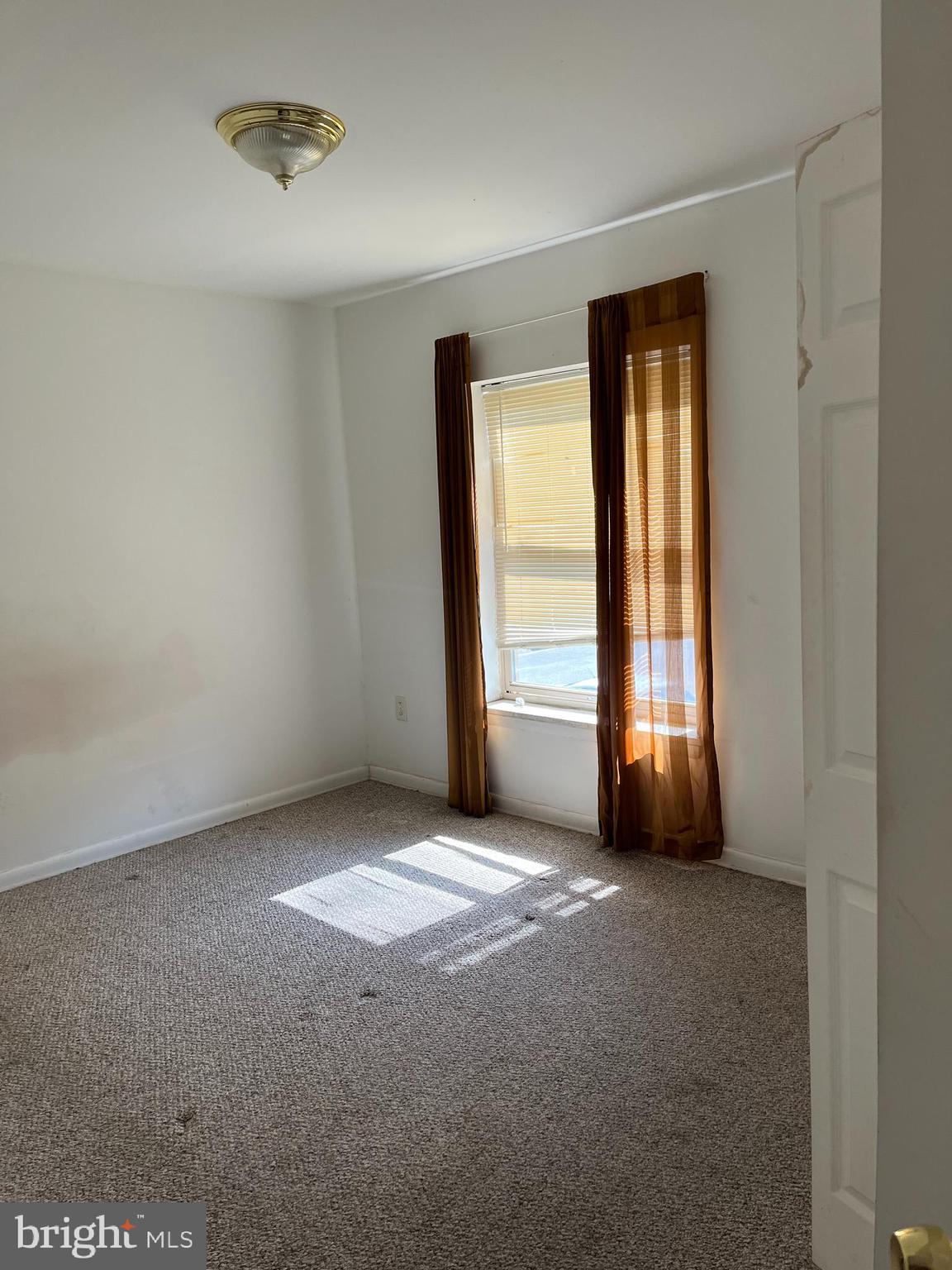 MARLOW TOWERS CONDOMINIUMS - Residential