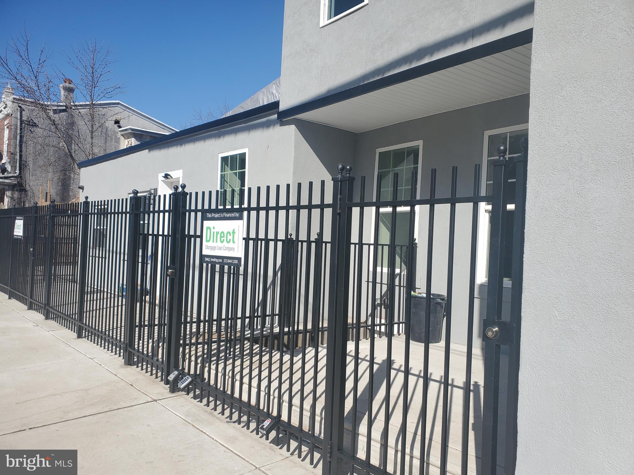 TACONY - Commercial Sale
