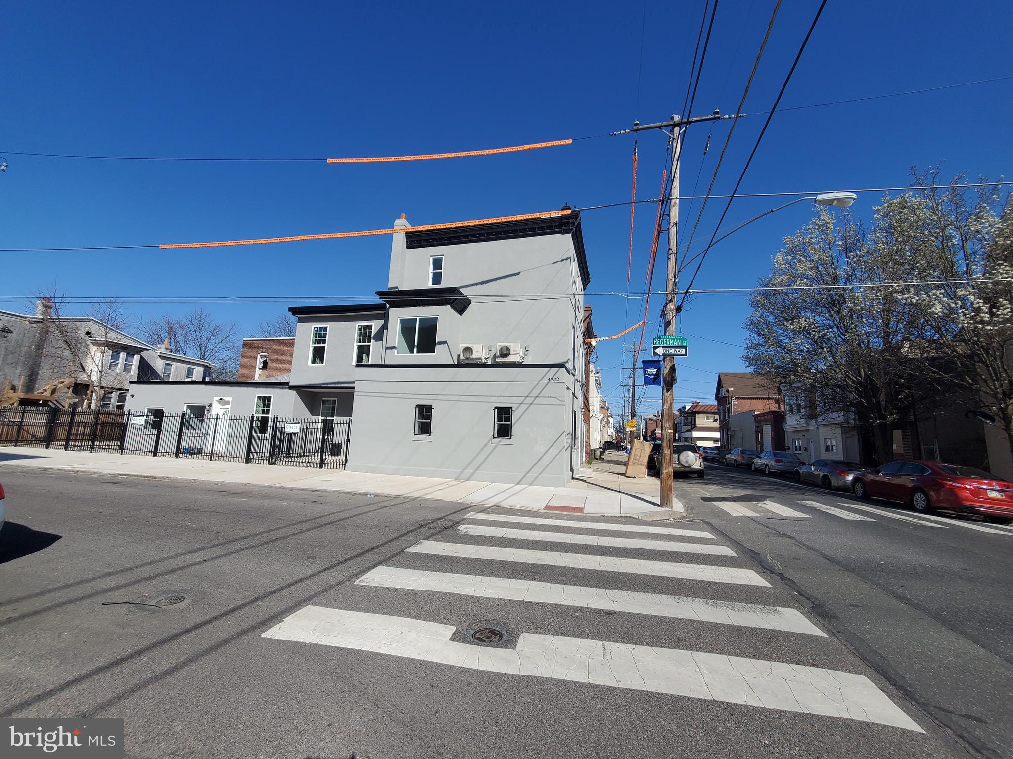 TACONY - Commercial Sale