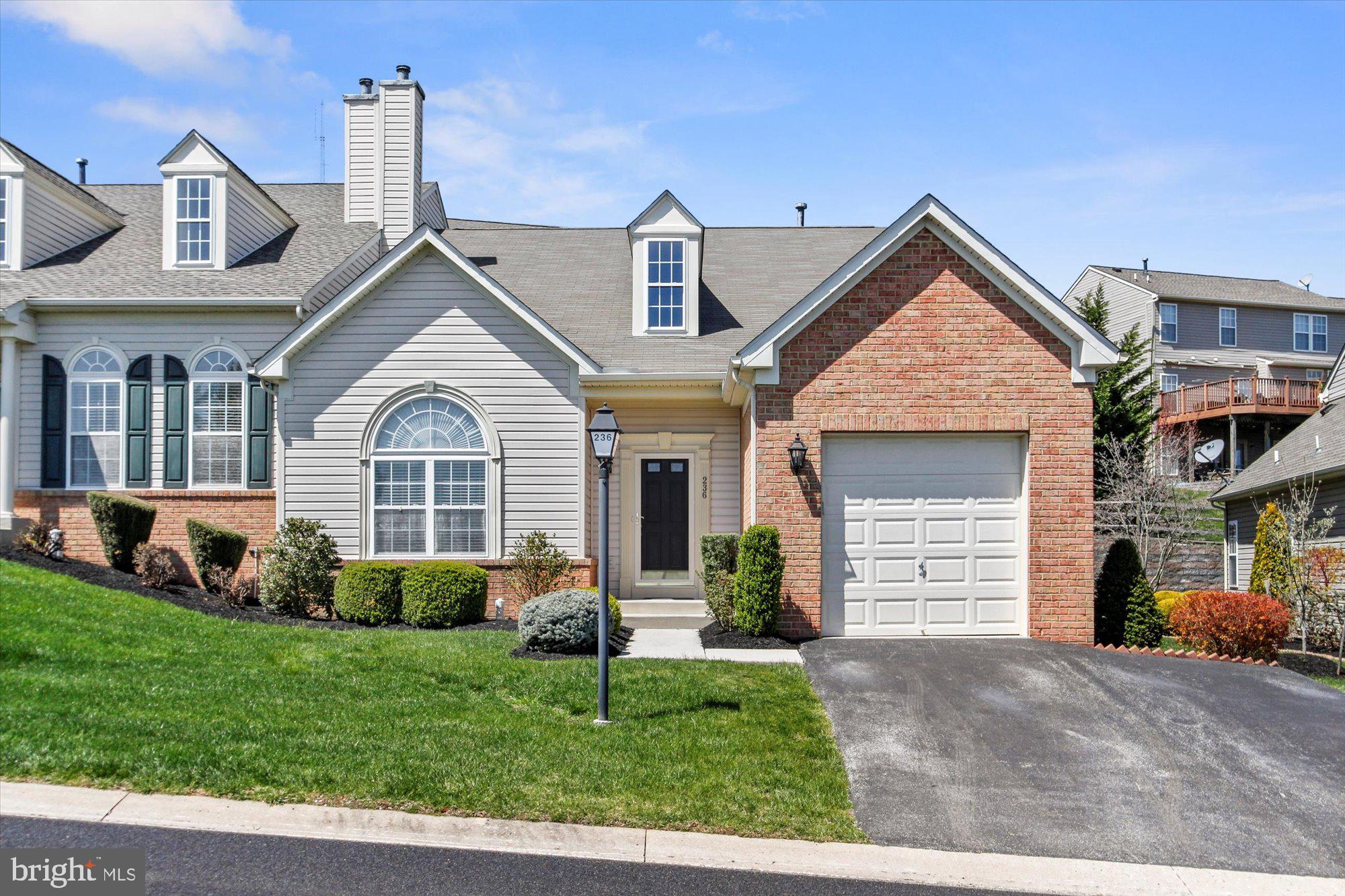 VILLAS AT SHREWSBURY - Residential