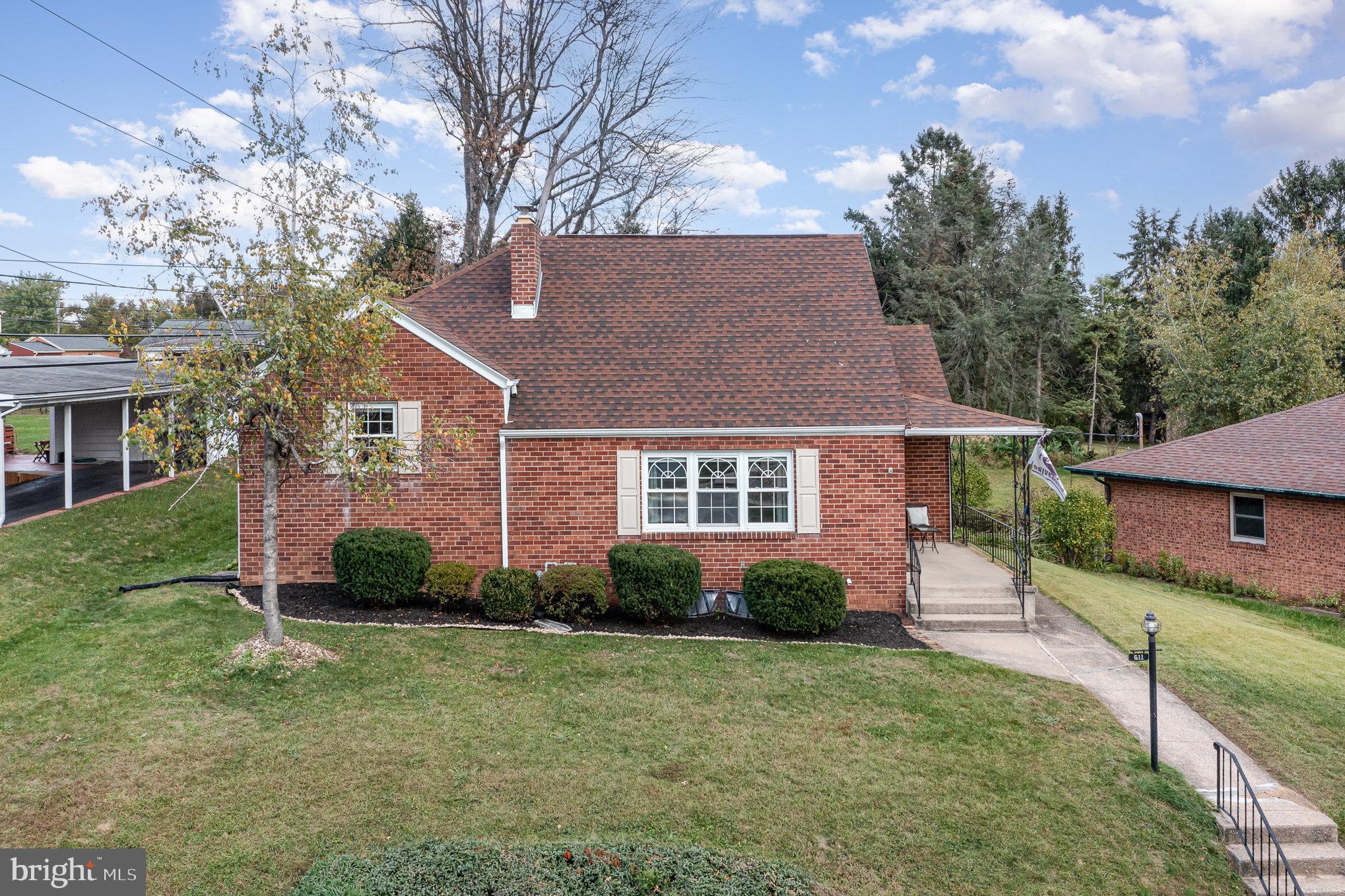 LENKER MANOR - Residential