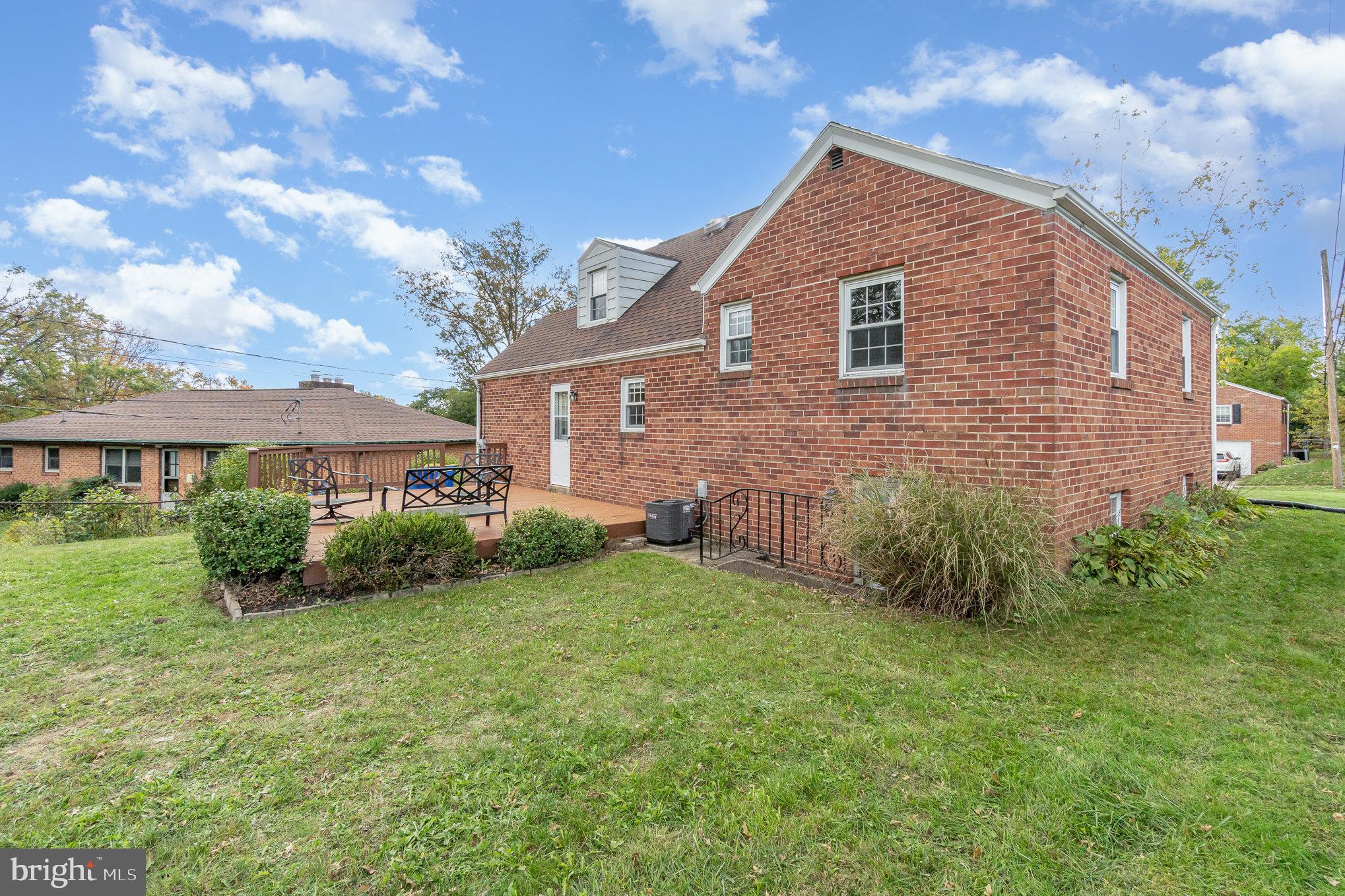 LENKER MANOR - Residential