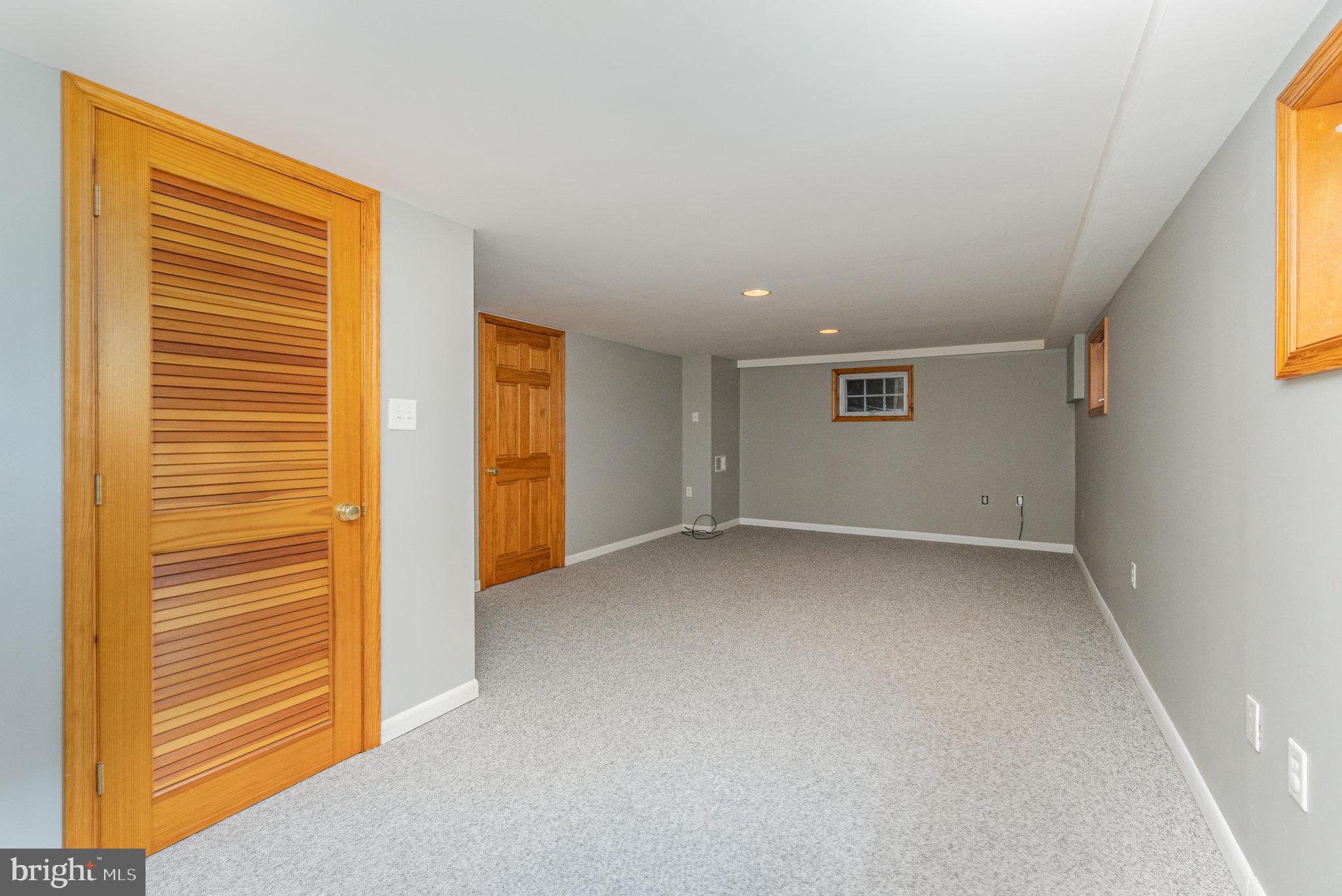 LENKER MANOR - Residential