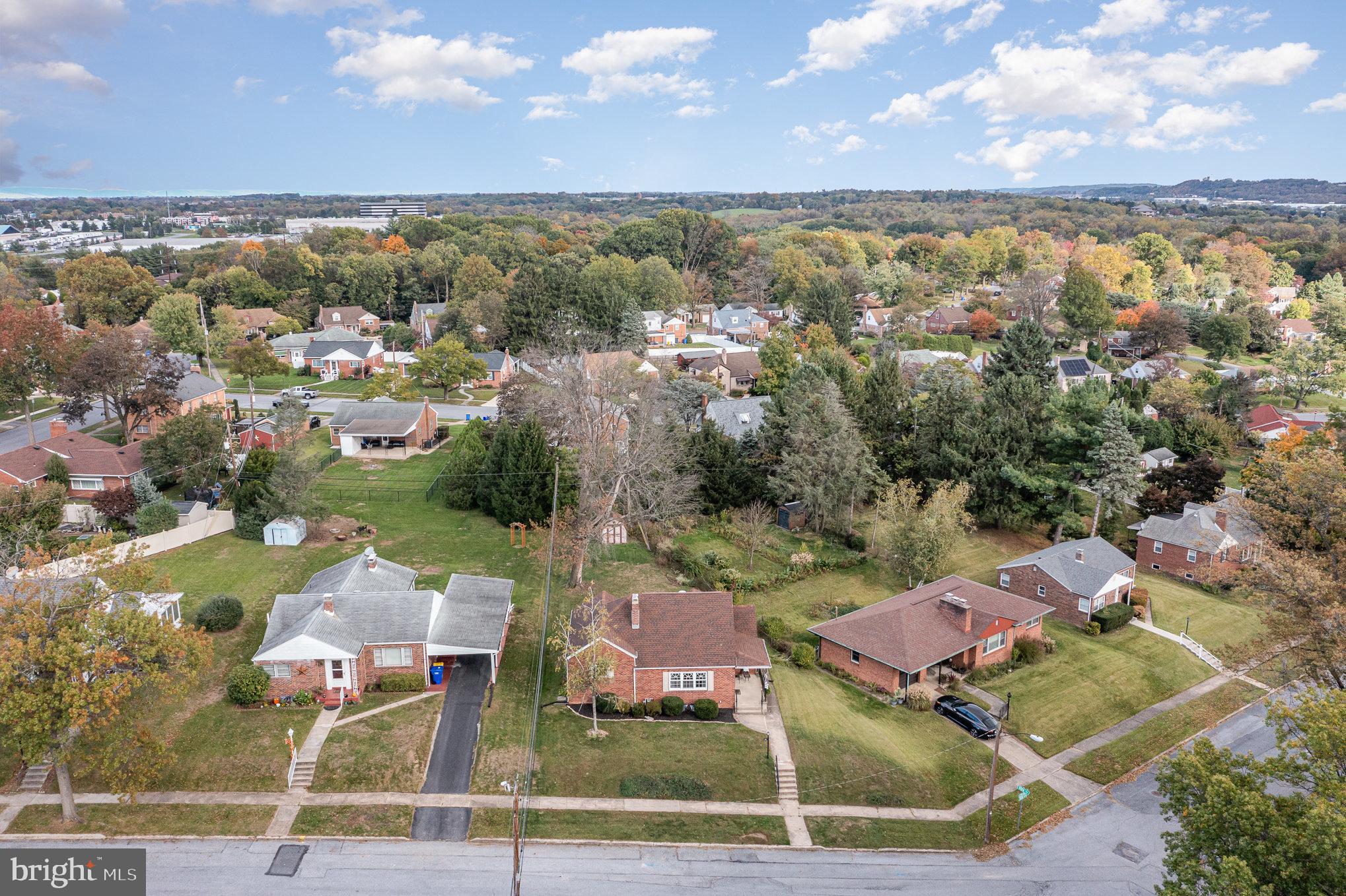 LENKER MANOR - Residential