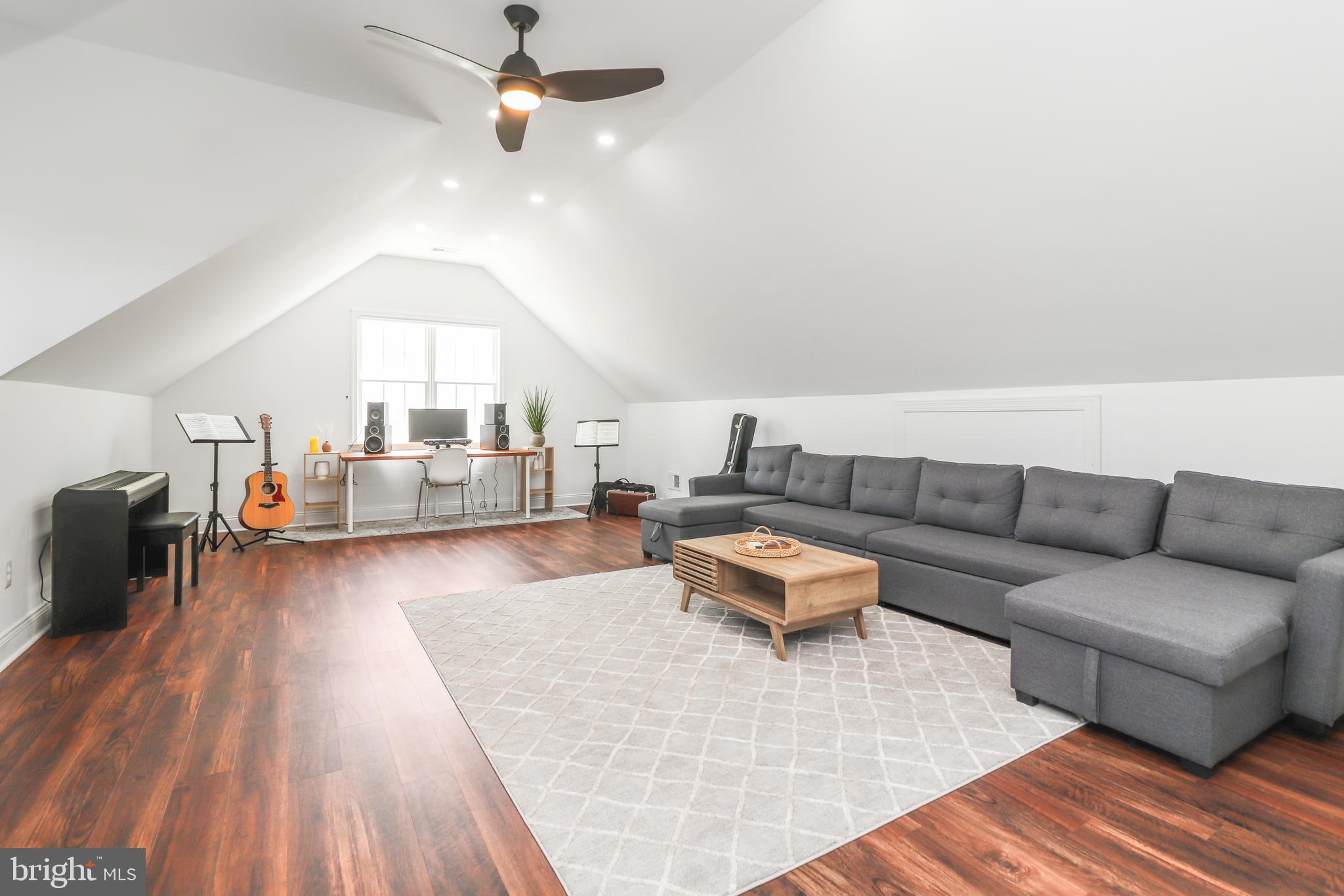 DOMINION VALLEY COUNTRY CLUB - Residential