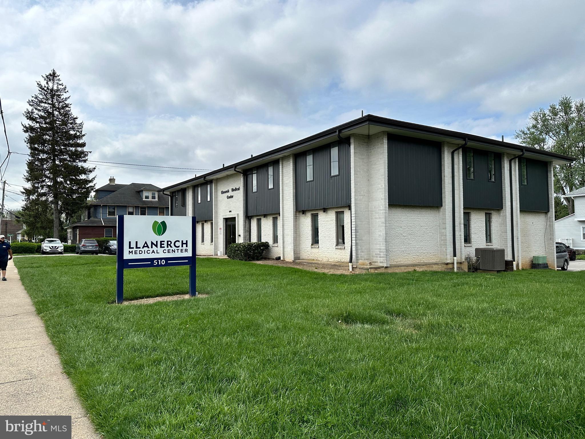 *Perfect opportunity, have you been looking for the perfect spot for your Dental, Medical or other professional practice? Look no further than this 1400 square foot office condominium that sits on Darby Rd. The building is elevator served, has public parking for approximately 40 cars and signage on Darby Road! Space consists of reception area with waiting room, conference room, 3 private offices, storage room and powder room. Condo fee is $639/month, which includes parking lot, maintenance cleaning, maintenance on common area, lighting and management fee. This is a great spot with tons of potential customers driving by daily. Priced for quick sale below all comparable spaces in the area. Location, location, location!!*