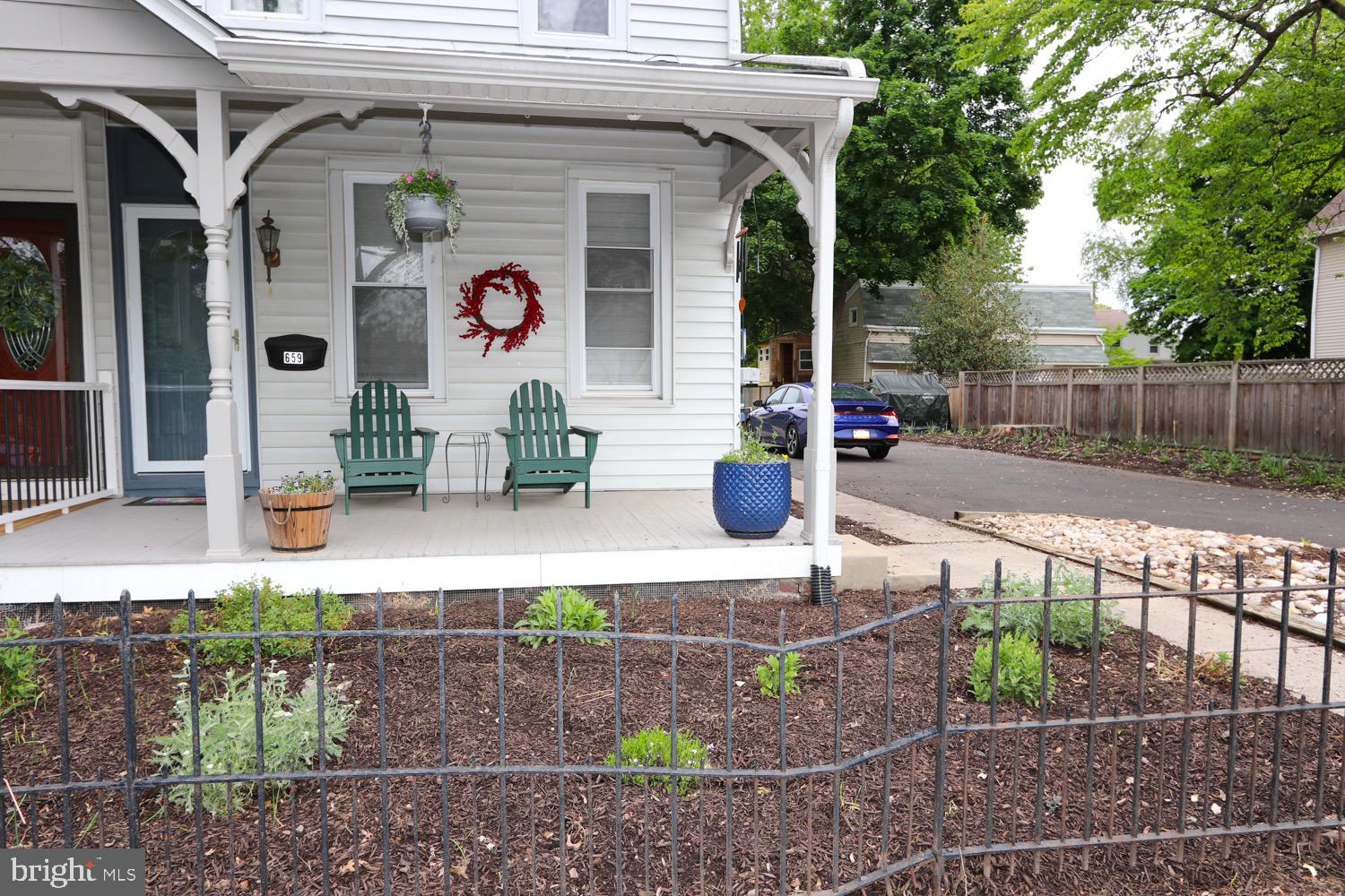 659 BELMONT AVENUE
