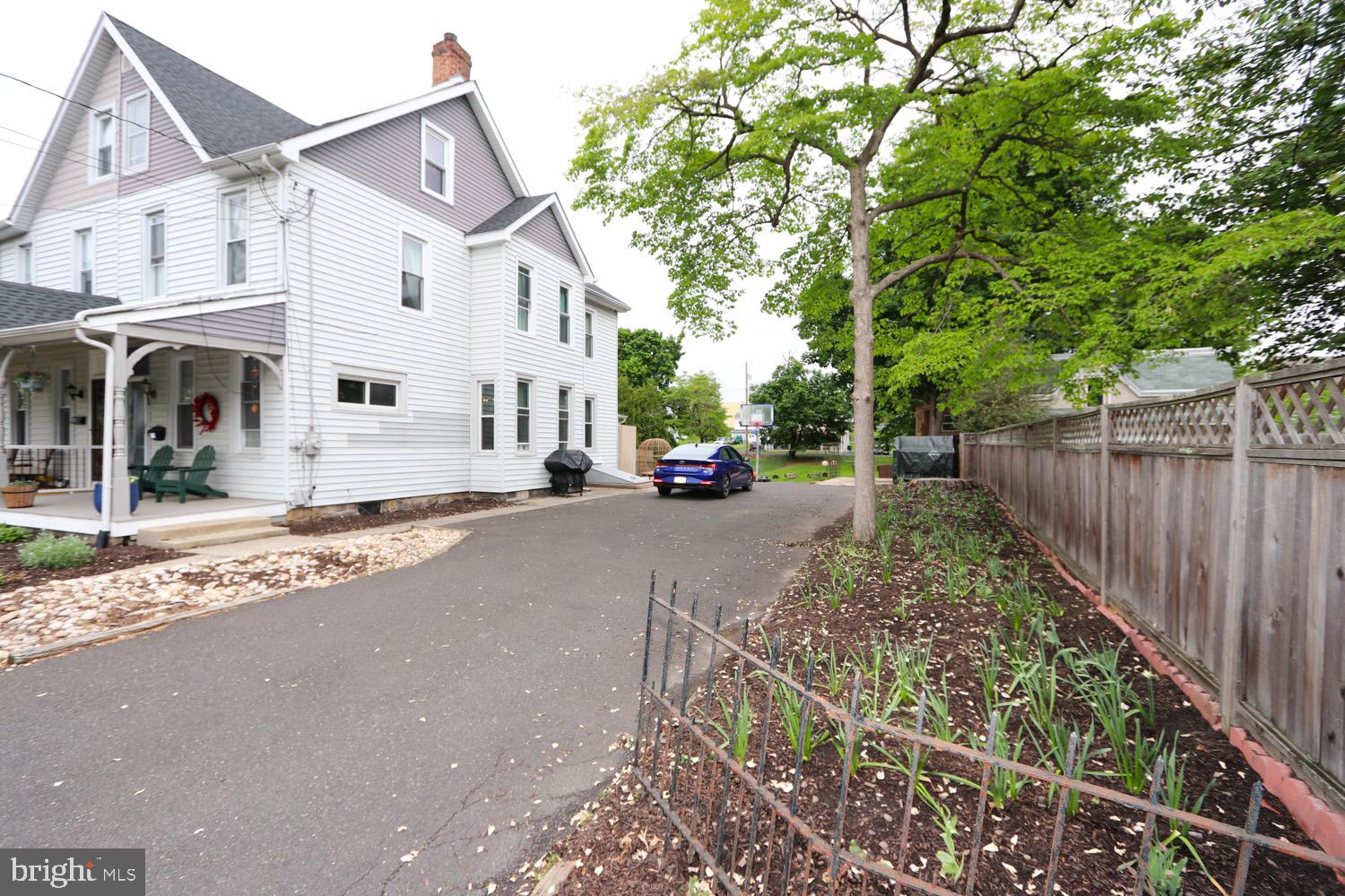659 BELMONT AVENUE