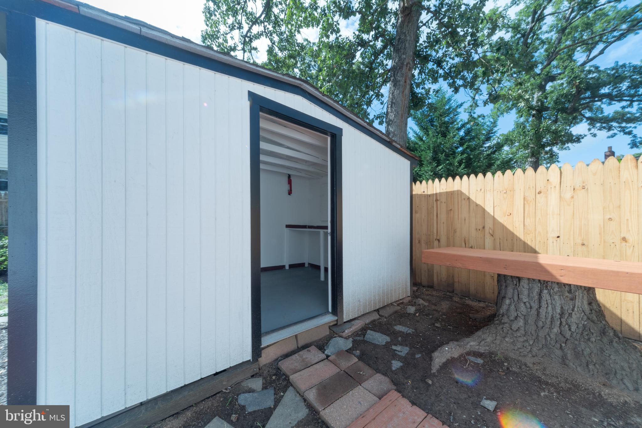 COLUMBIA FOREST - Residential Lease