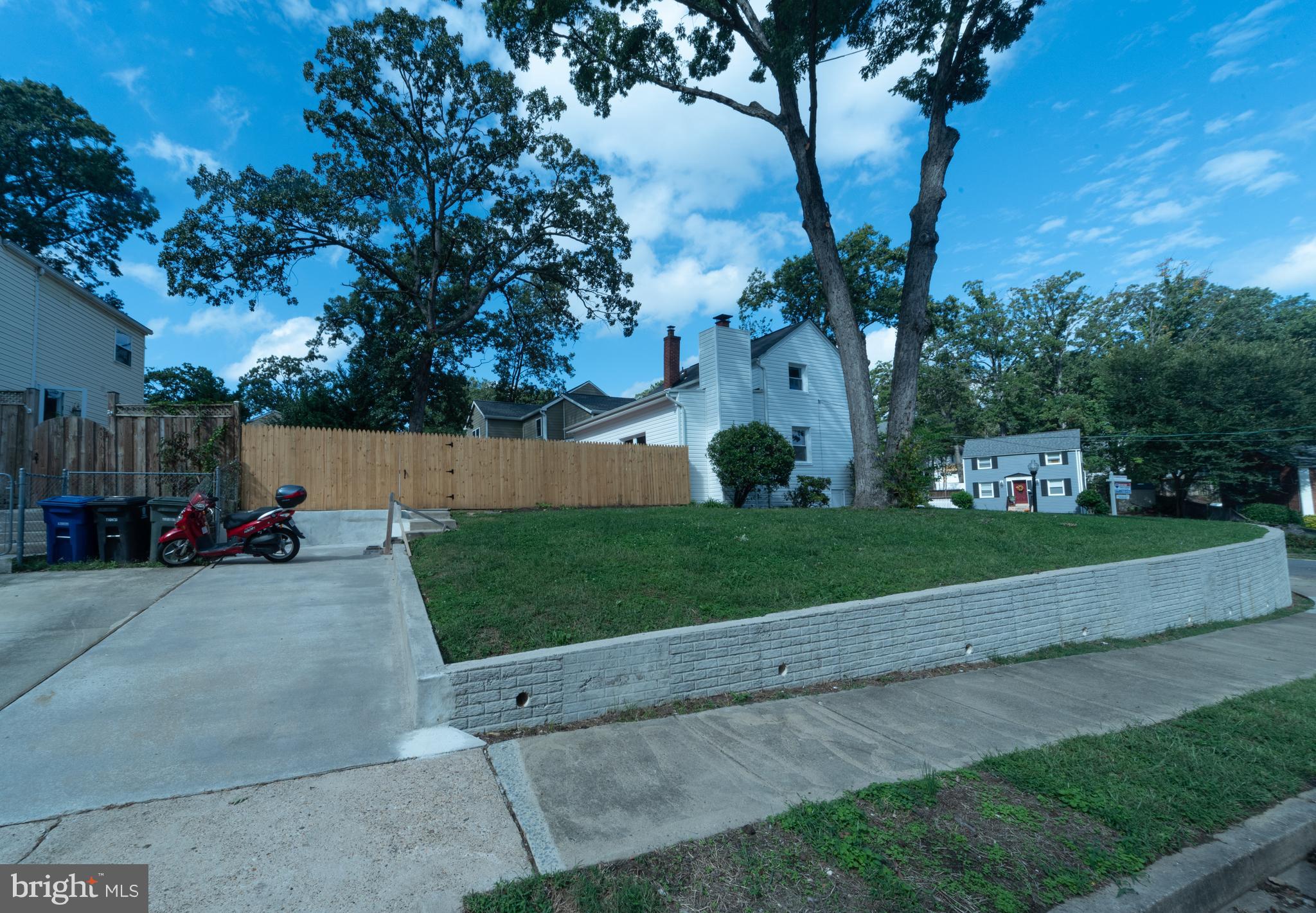 COLUMBIA FOREST - Residential Lease