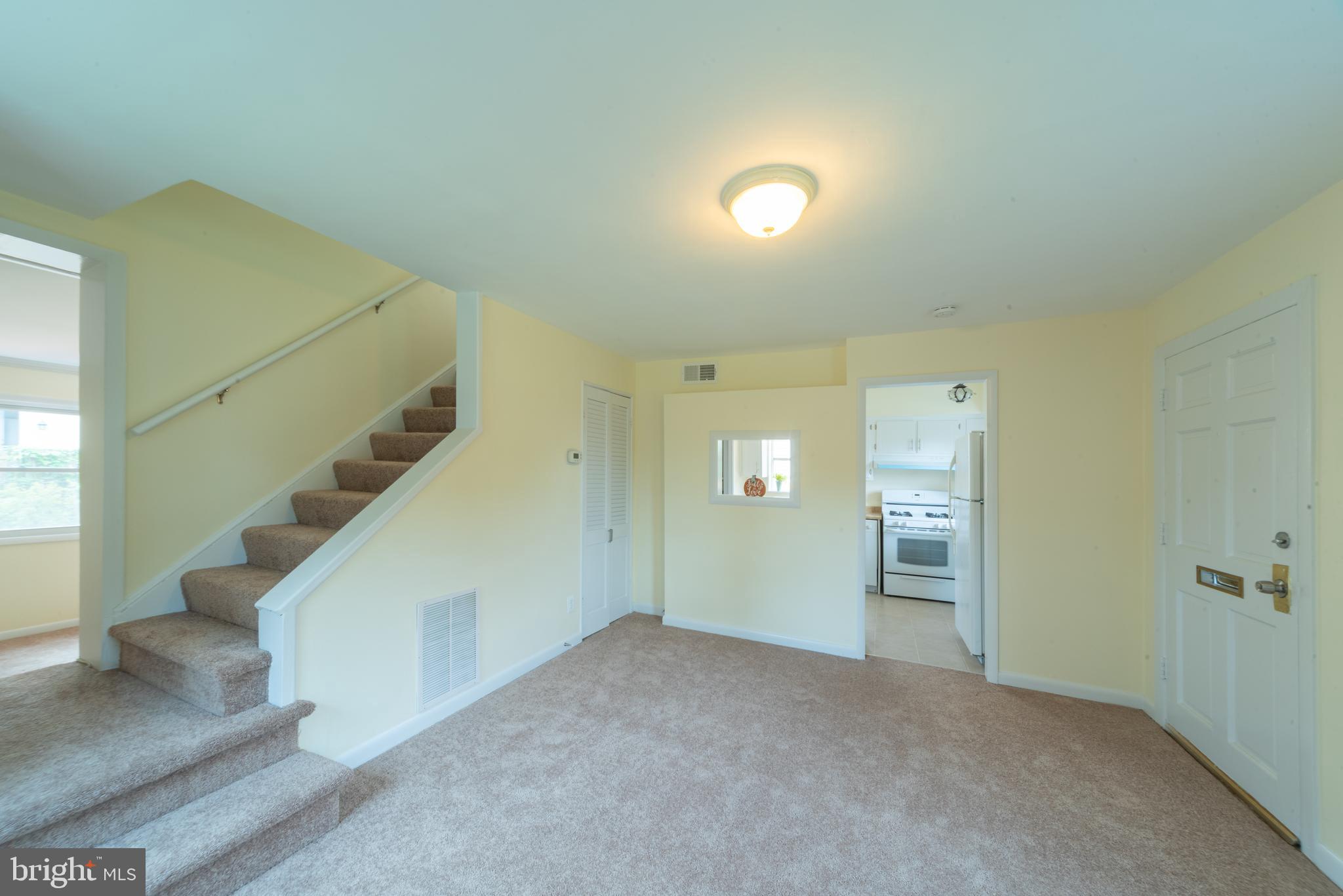 COLUMBIA FOREST - Residential Lease