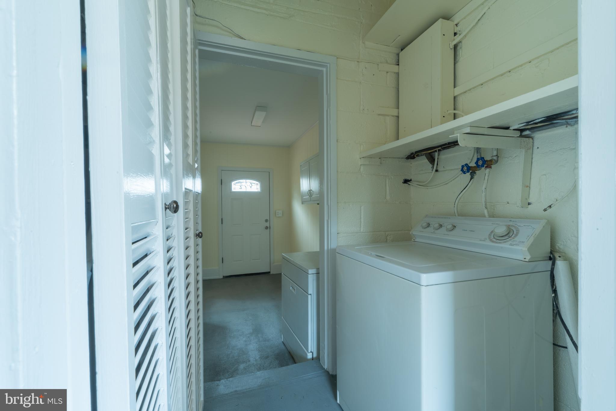 COLUMBIA FOREST - Residential Lease