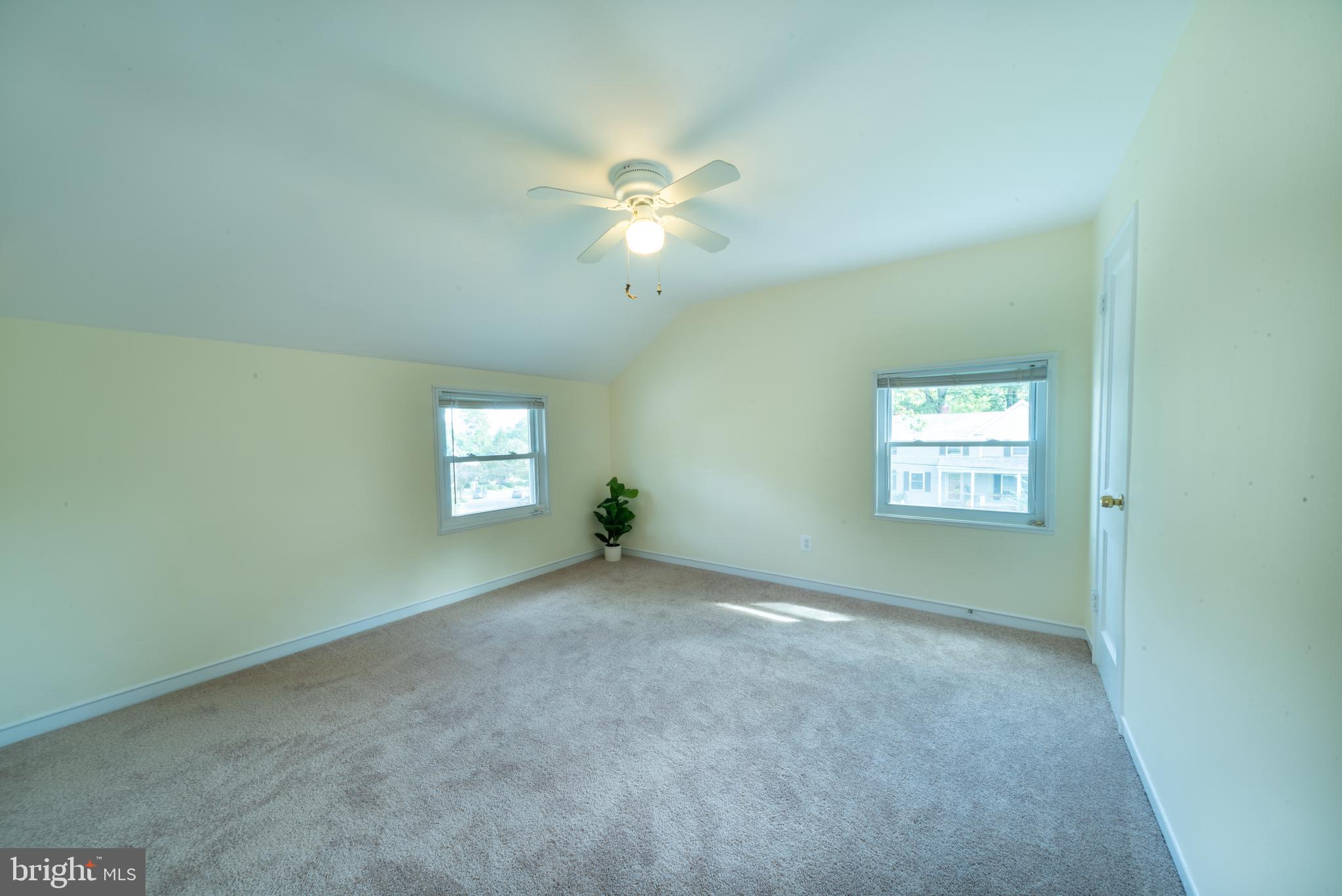 COLUMBIA FOREST - Residential Lease