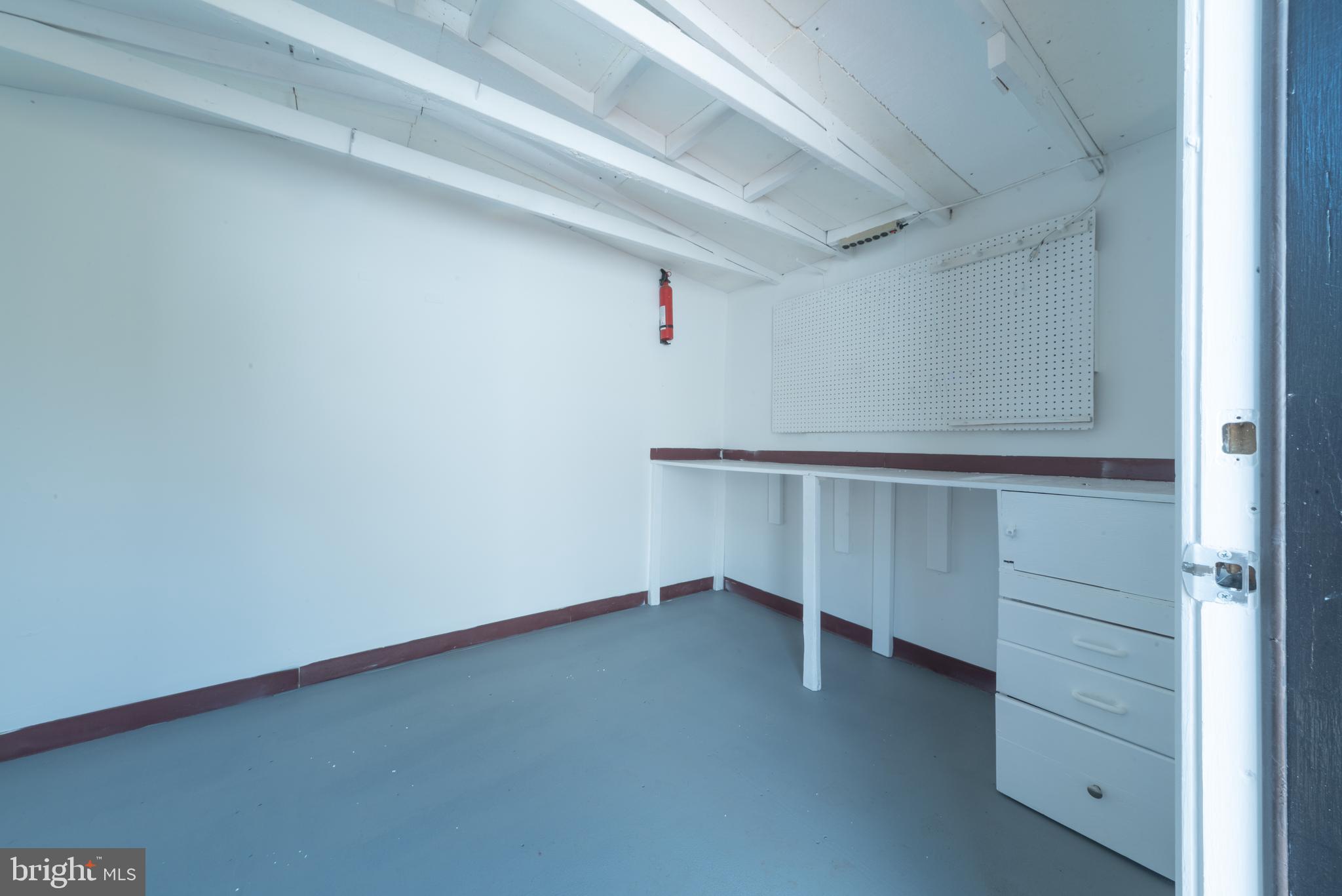 COLUMBIA FOREST - Residential Lease