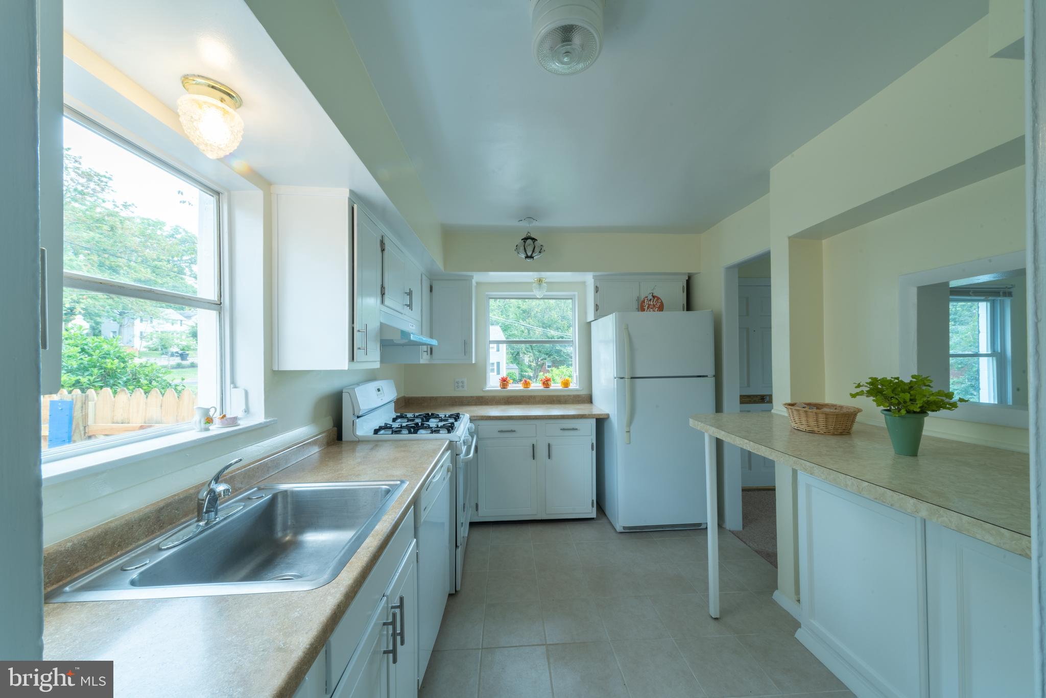 COLUMBIA FOREST - Residential Lease