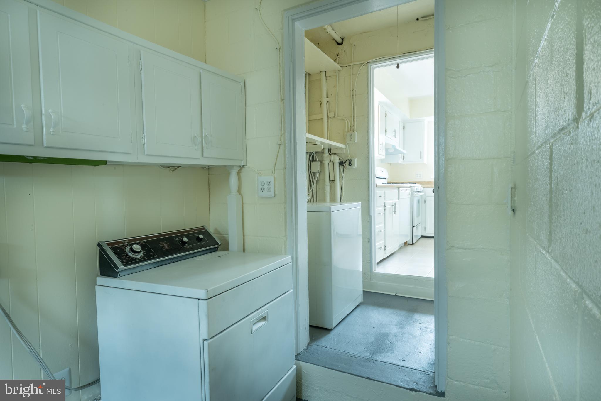 COLUMBIA FOREST - Residential Lease