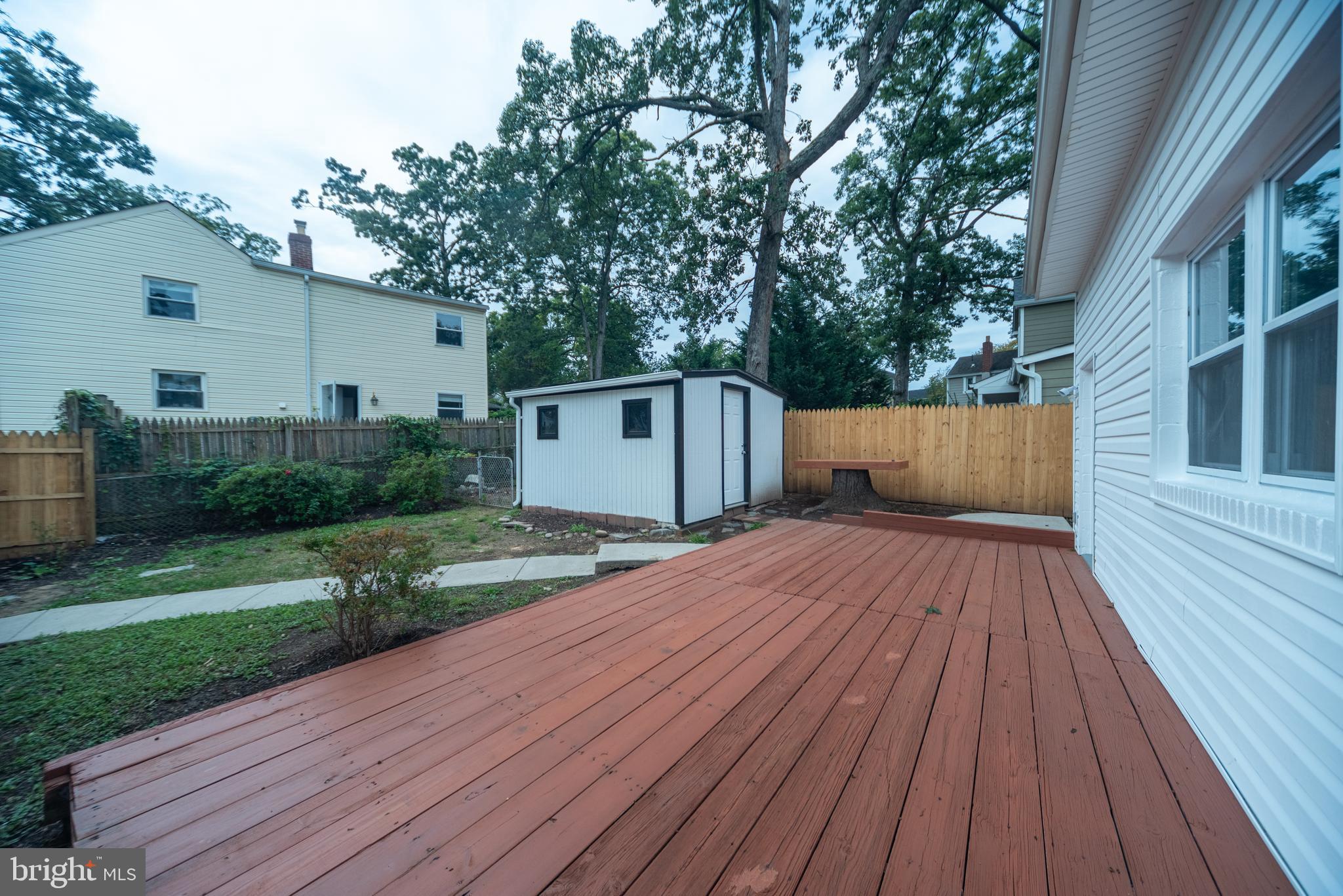 COLUMBIA FOREST - Residential Lease