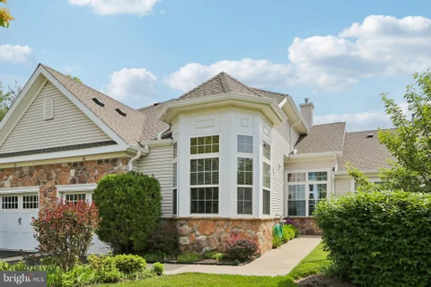 10 Dickens Drive, Lawrenceville, NJ MLS: NJME2075288
