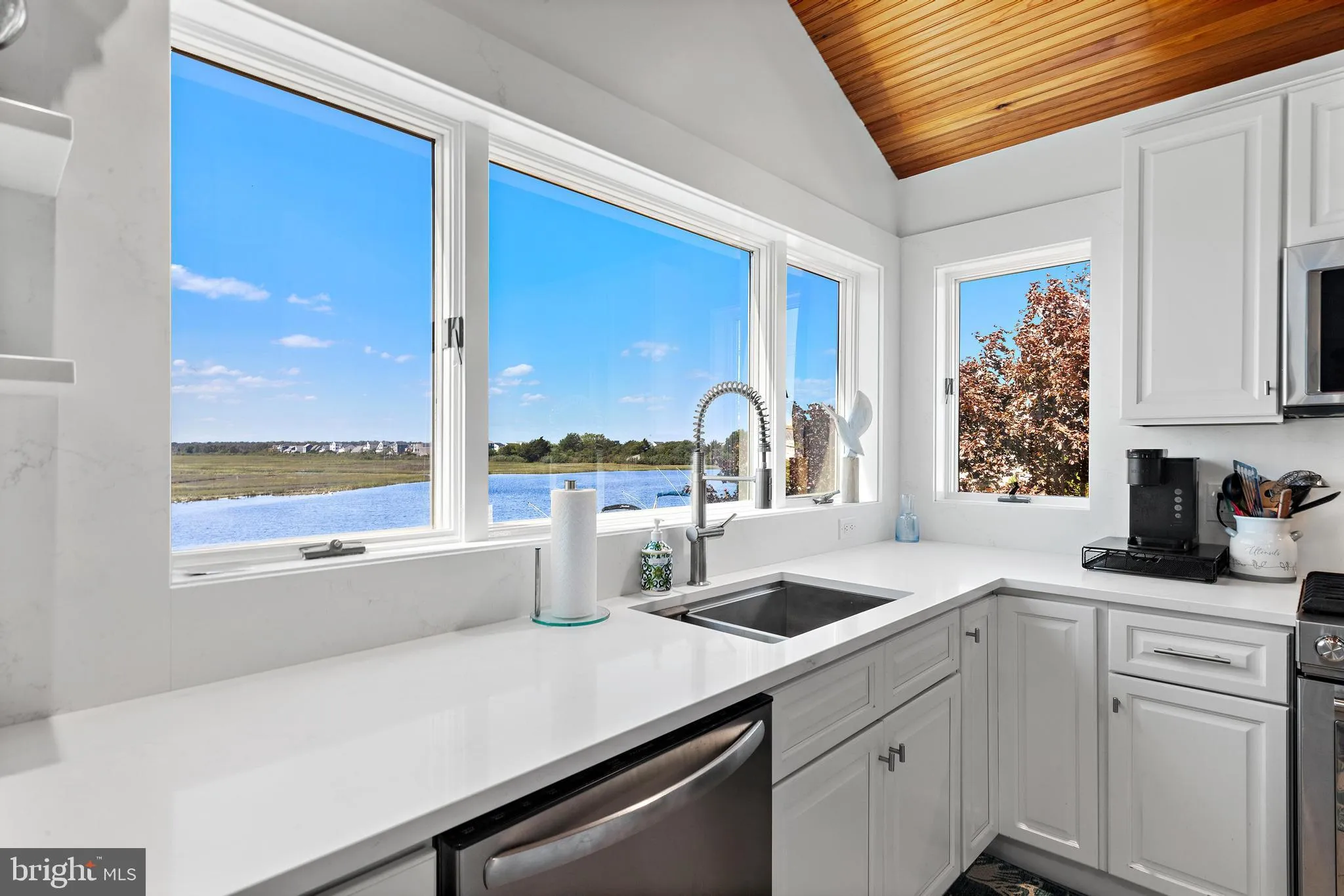 Manahawkin, New Jersey 08050, United States, 3 Bedrooms Bedrooms, ,2 BathroomsBathrooms,Residential,Active,206262