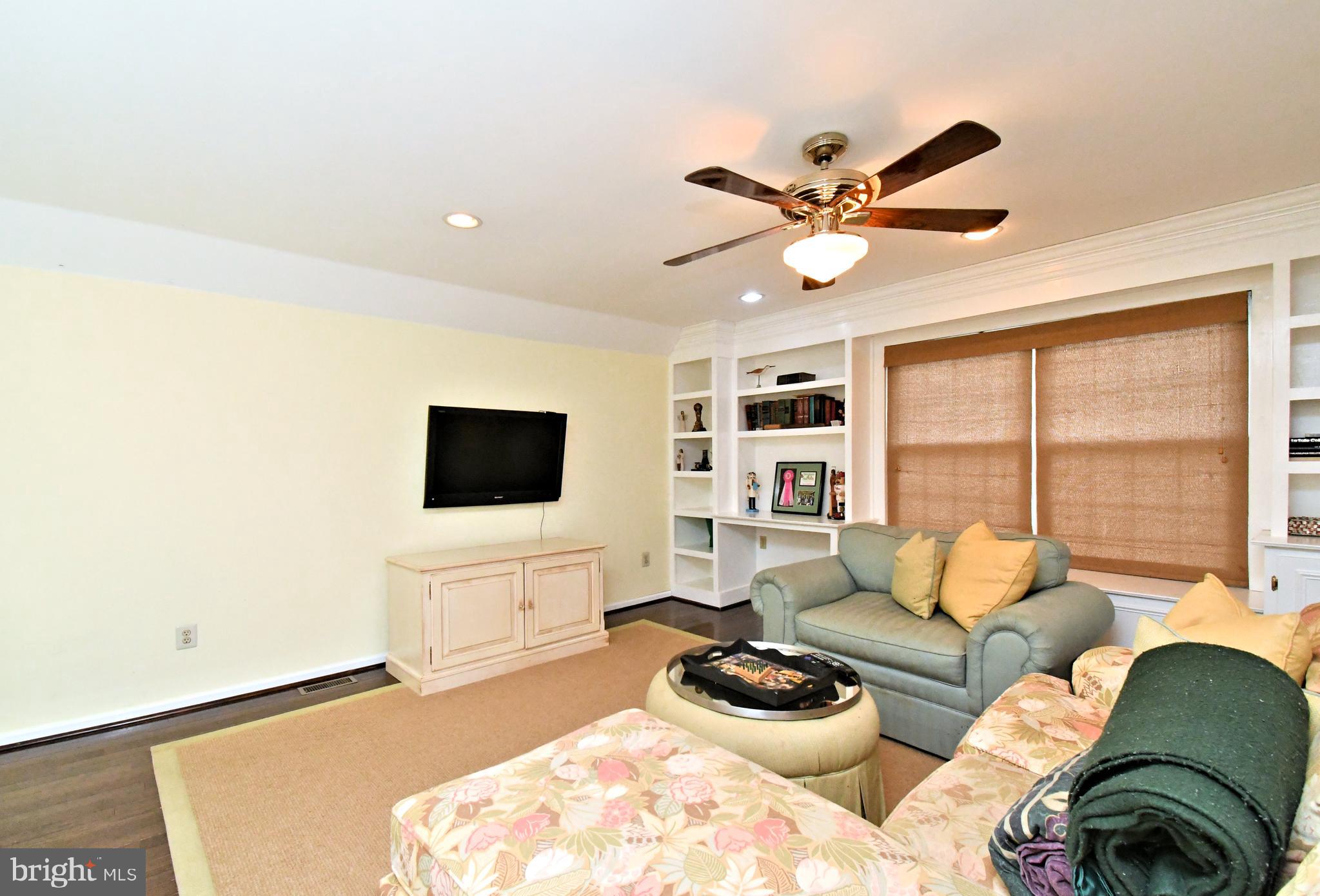 FOREST TRAIL ESTS - Residential