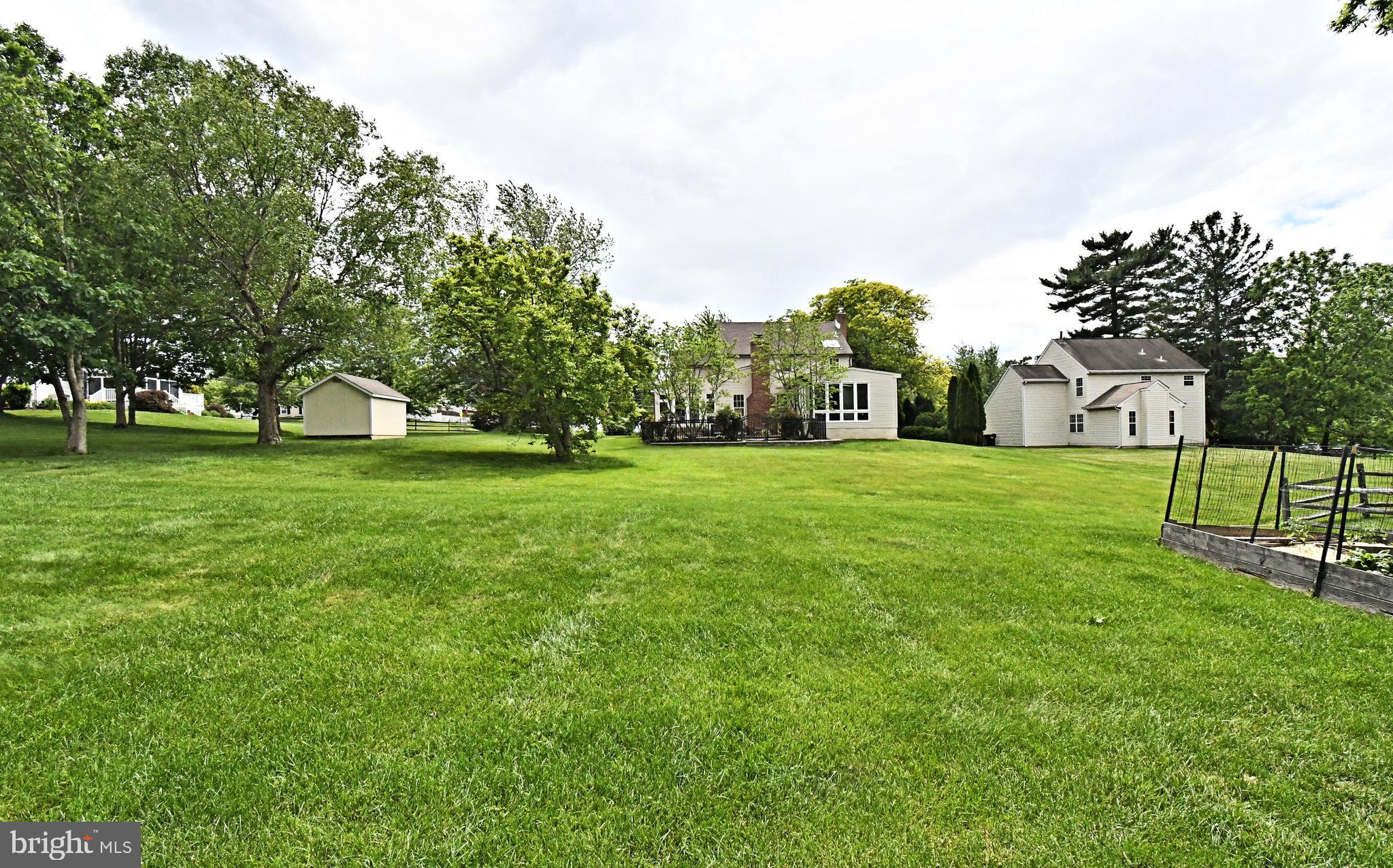 FOREST TRAIL ESTS - Residential