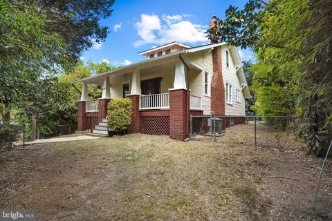 2417 WASHINGTON BOULEVARD ARLINGTON VA 22201