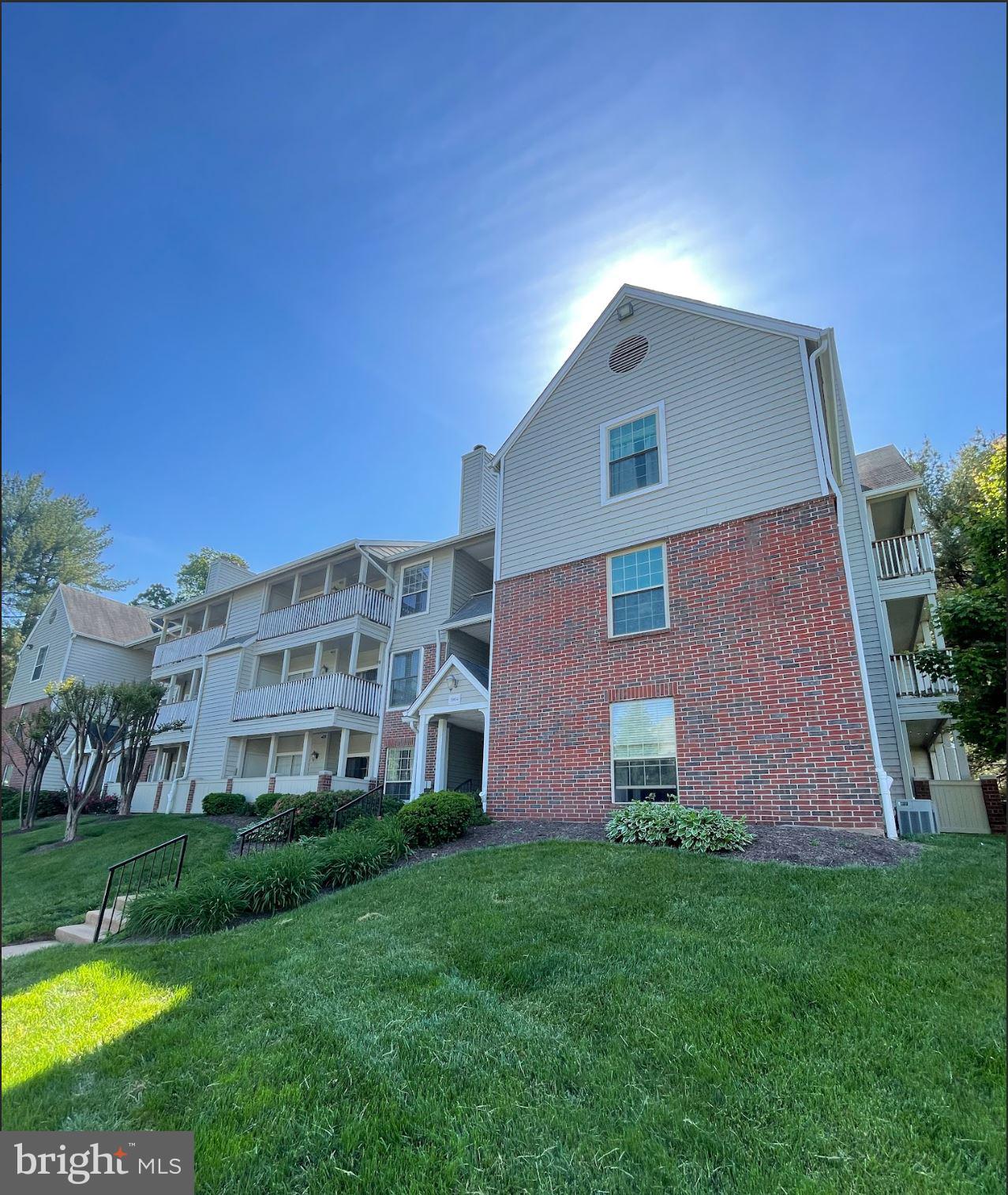 Available to move in 08/15/2025. Currently it is tenant occupied. Interior will be house cleaning when tenant moves out. Rent includes water and parking ( one assigned park lot with open parking available in the subdivision). Convenient location to I-66, Fairfax Government center, Fair Oak mall, I-66, Route 286, etc.