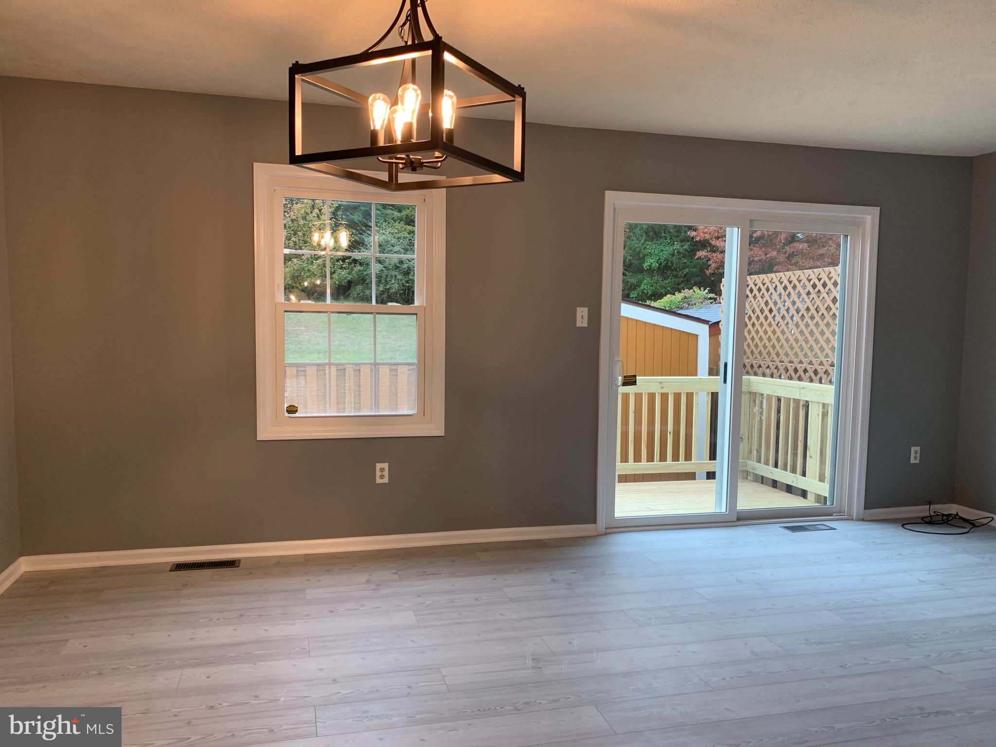 CRESTWOOD VILLAGE - Residential Lease