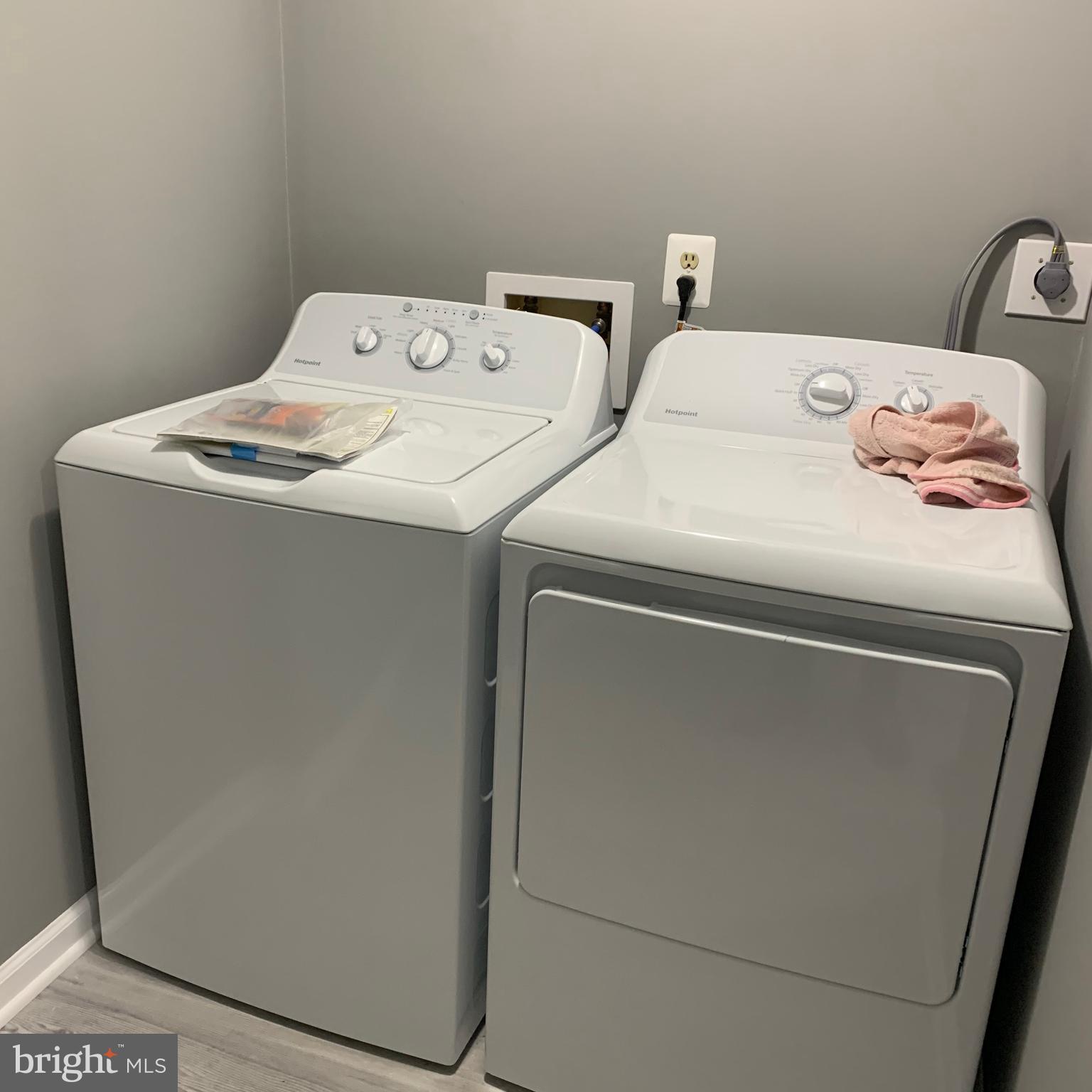 CRESTWOOD VILLAGE - Residential Lease