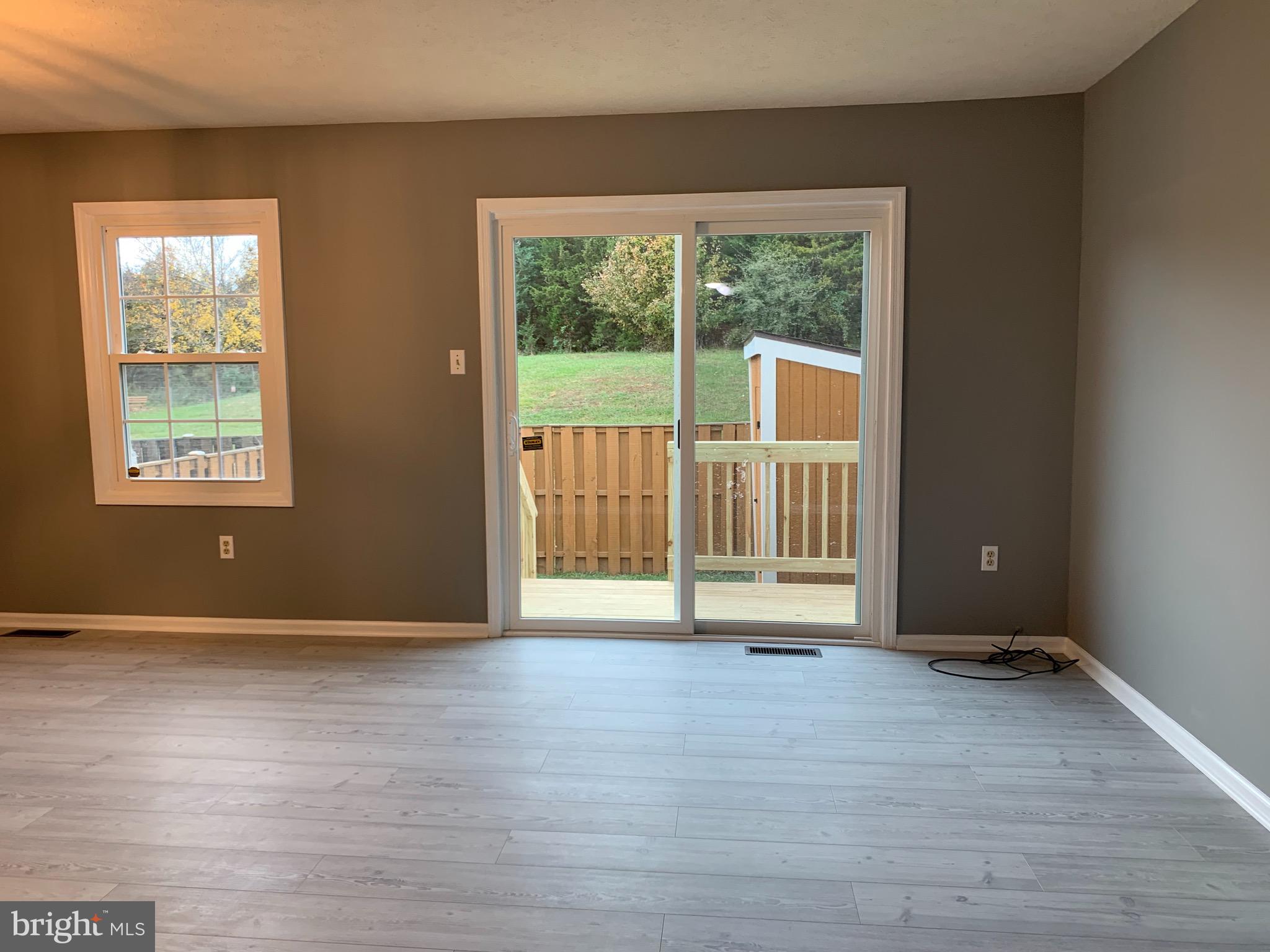 CRESTWOOD VILLAGE - Residential Lease