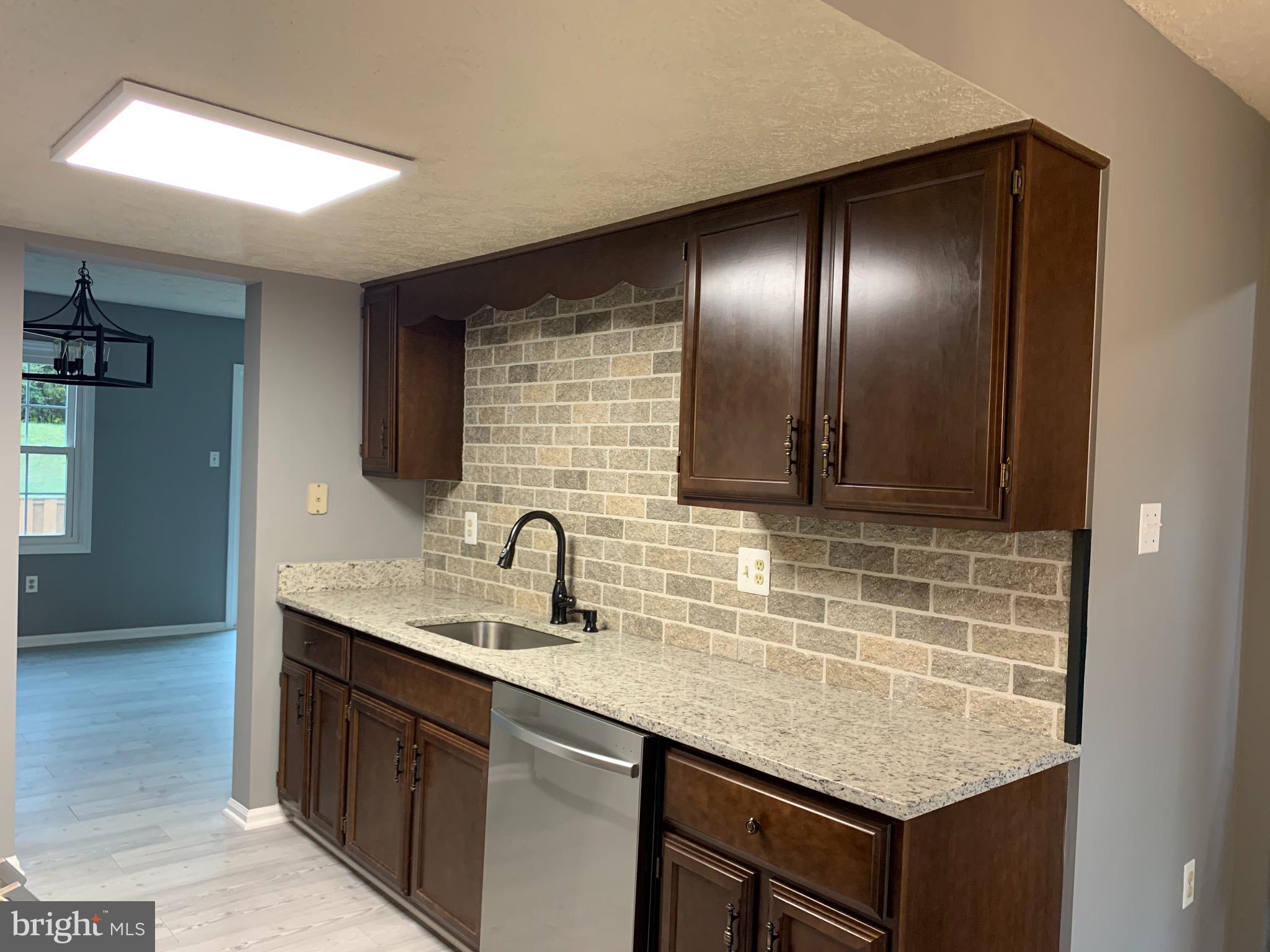 CRESTWOOD VILLAGE - Residential Lease