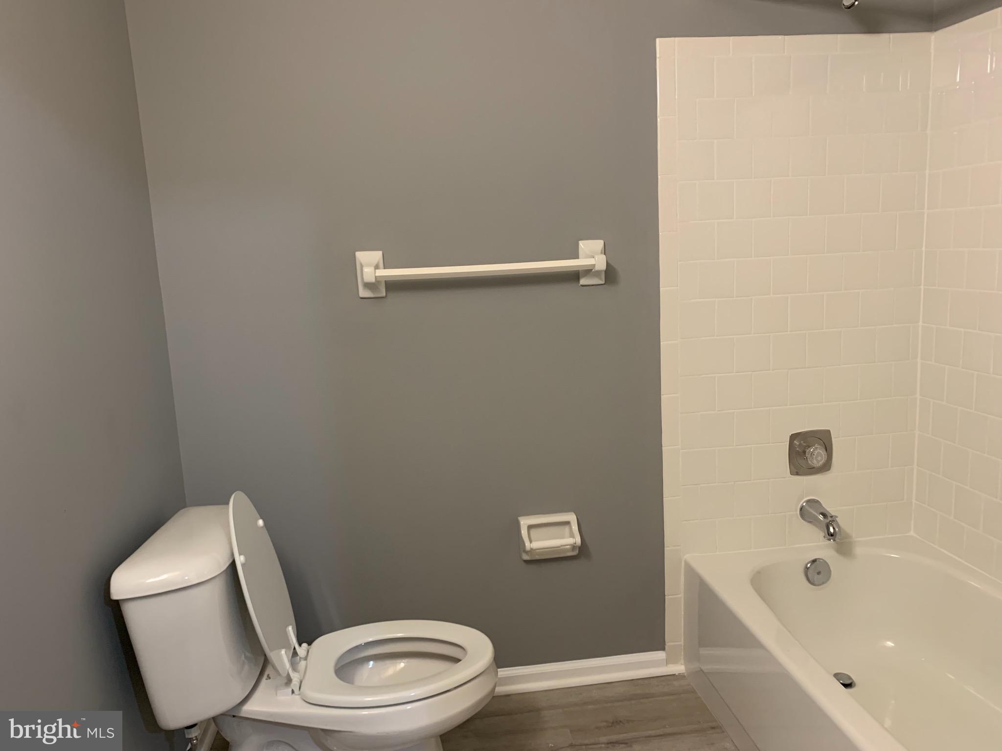 CRESTWOOD VILLAGE - Residential Lease