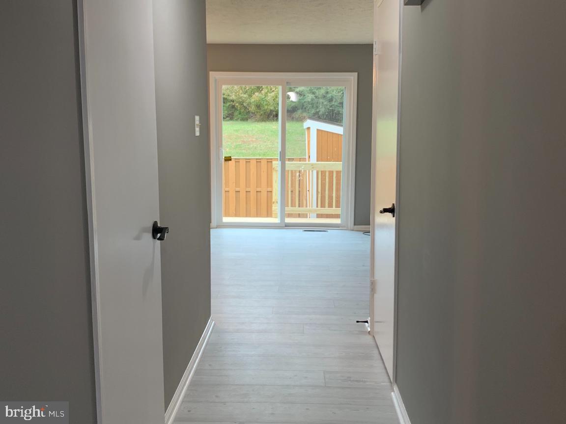 CRESTWOOD VILLAGE - Residential Lease