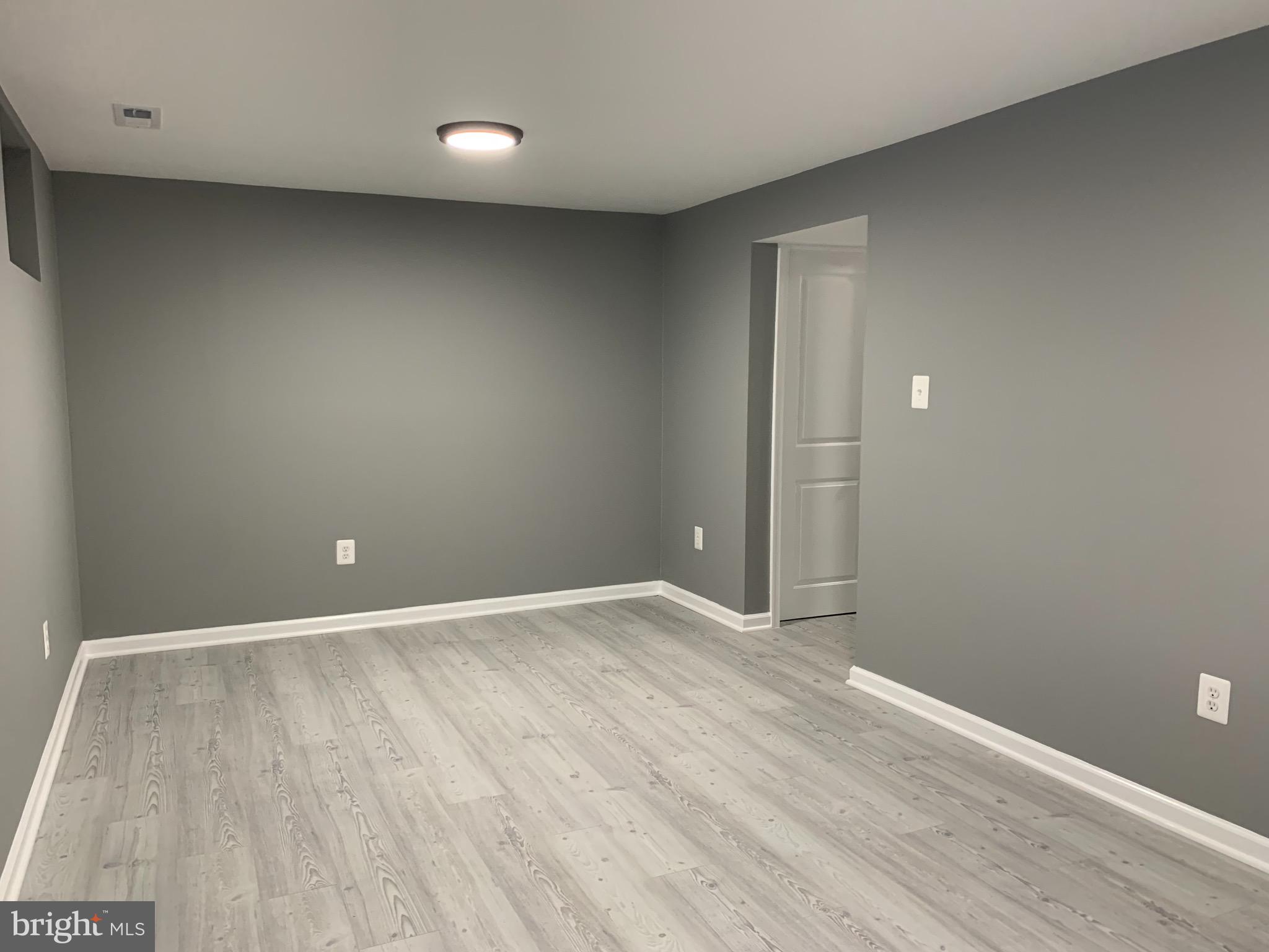 CRESTWOOD VILLAGE - Residential Lease