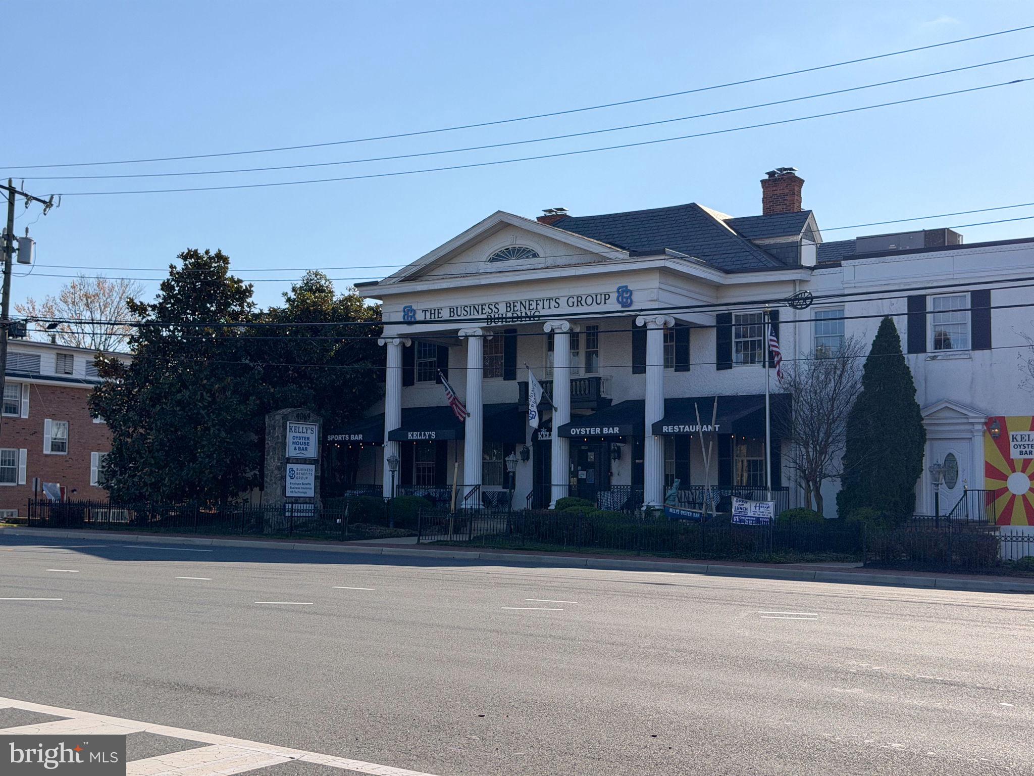 COURTHOUSE SQUARE - Residential