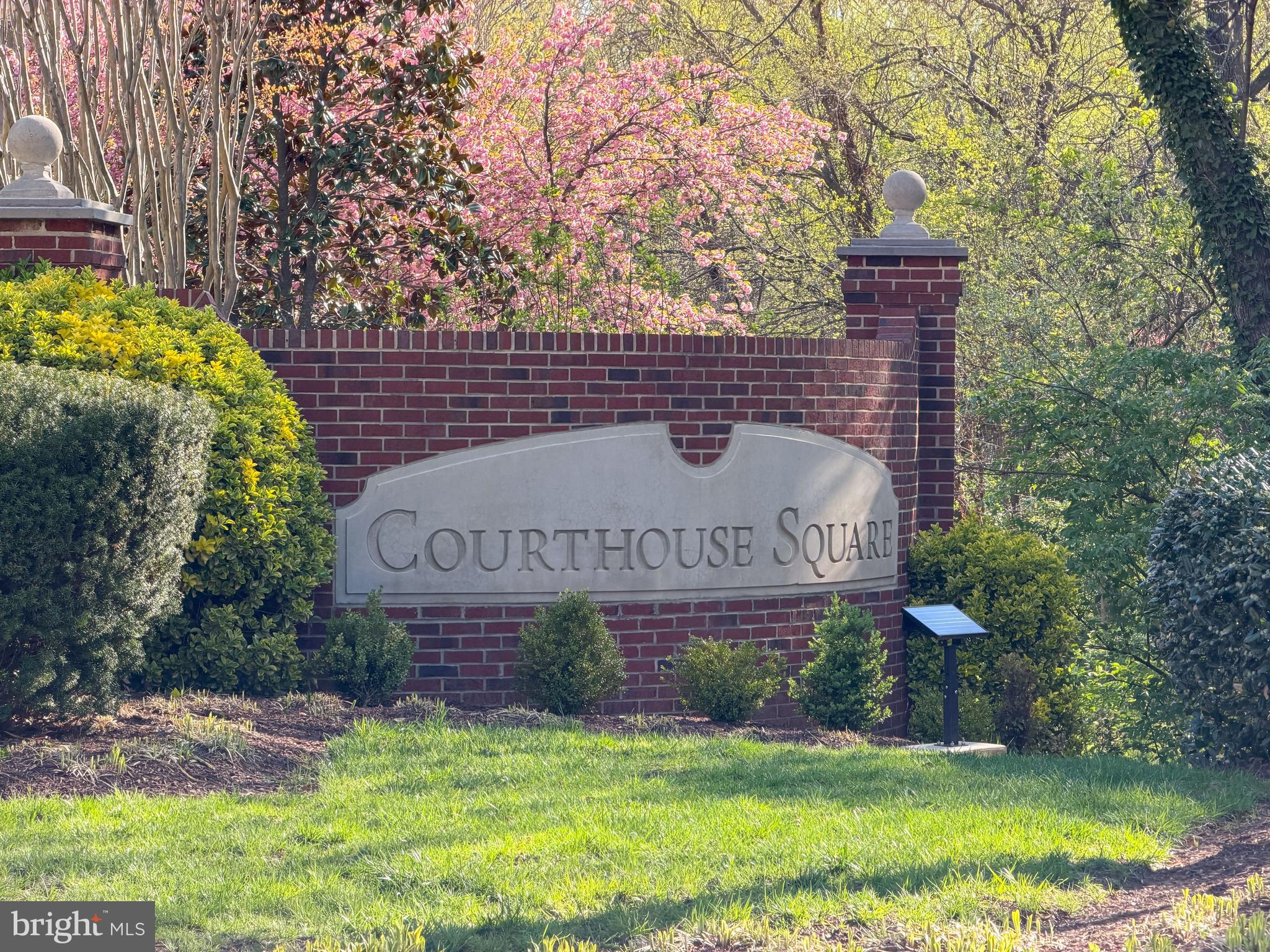 COURTHOUSE SQUARE - Residential