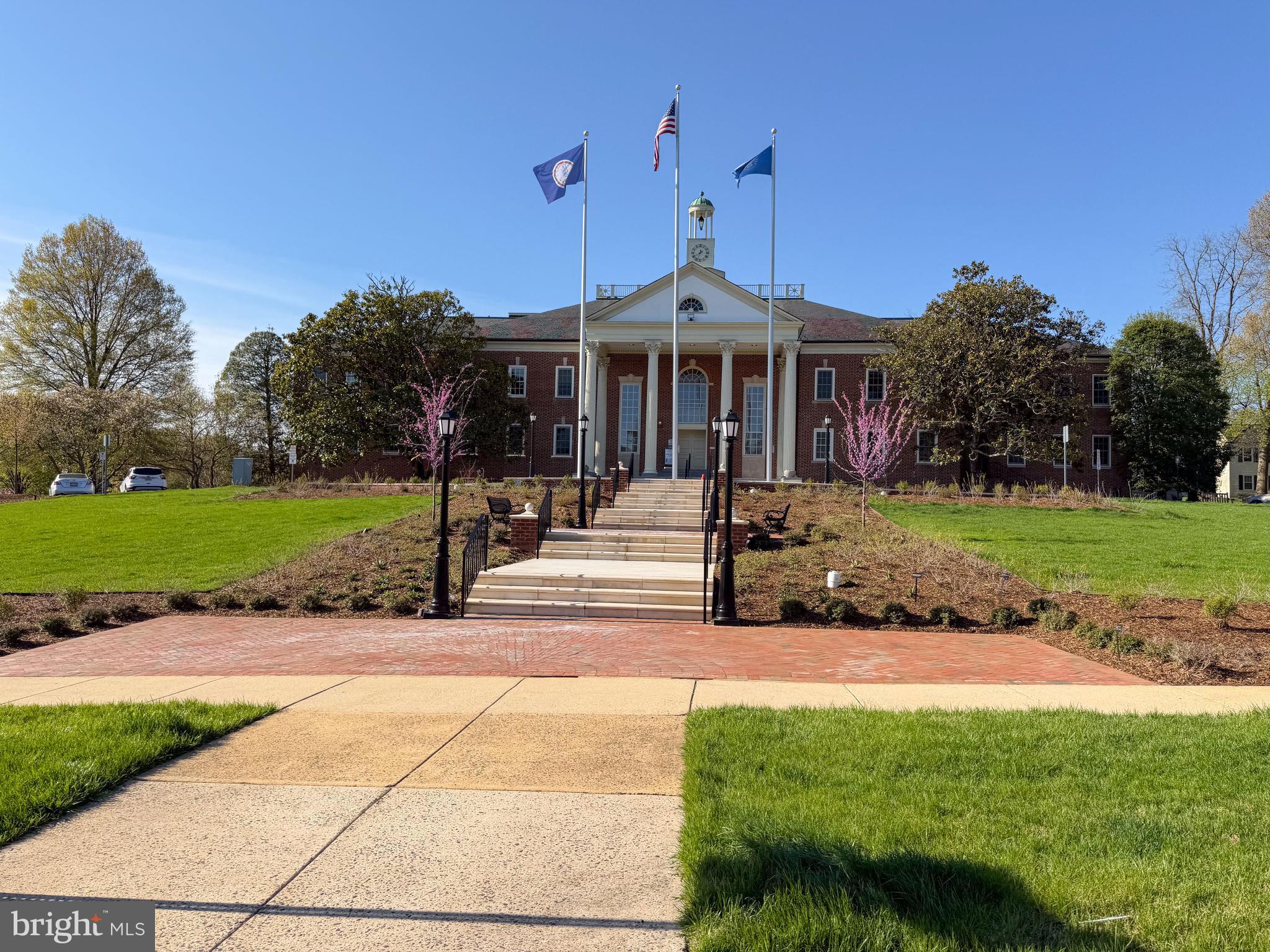COURTHOUSE SQUARE - Residential