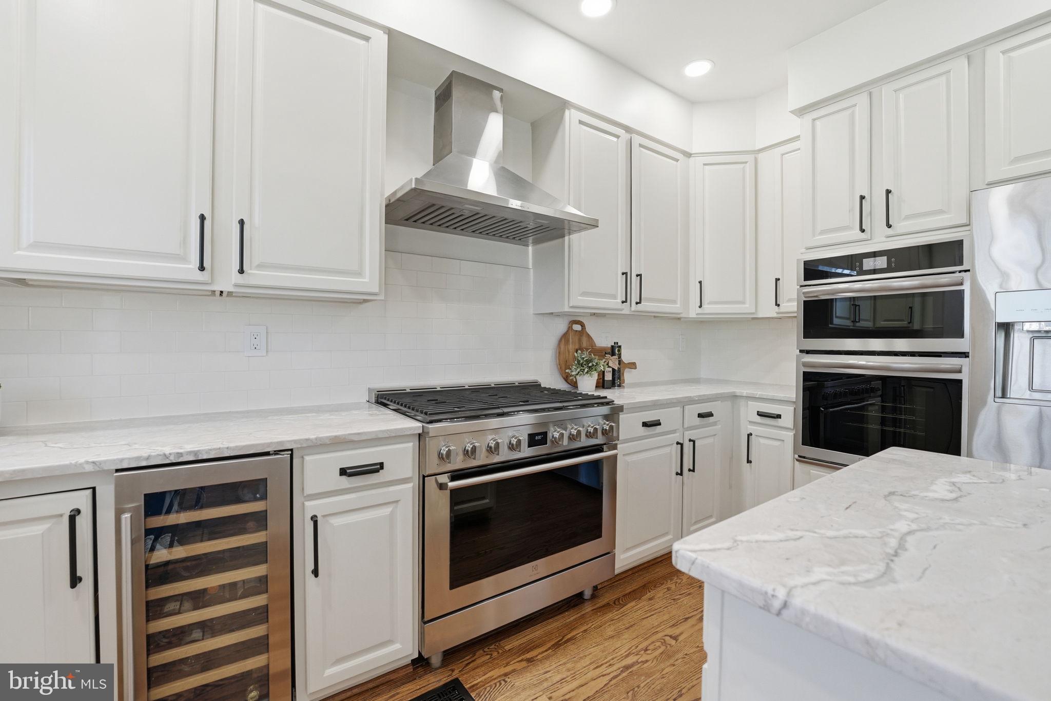 COURTHOUSE SQUARE - Residential