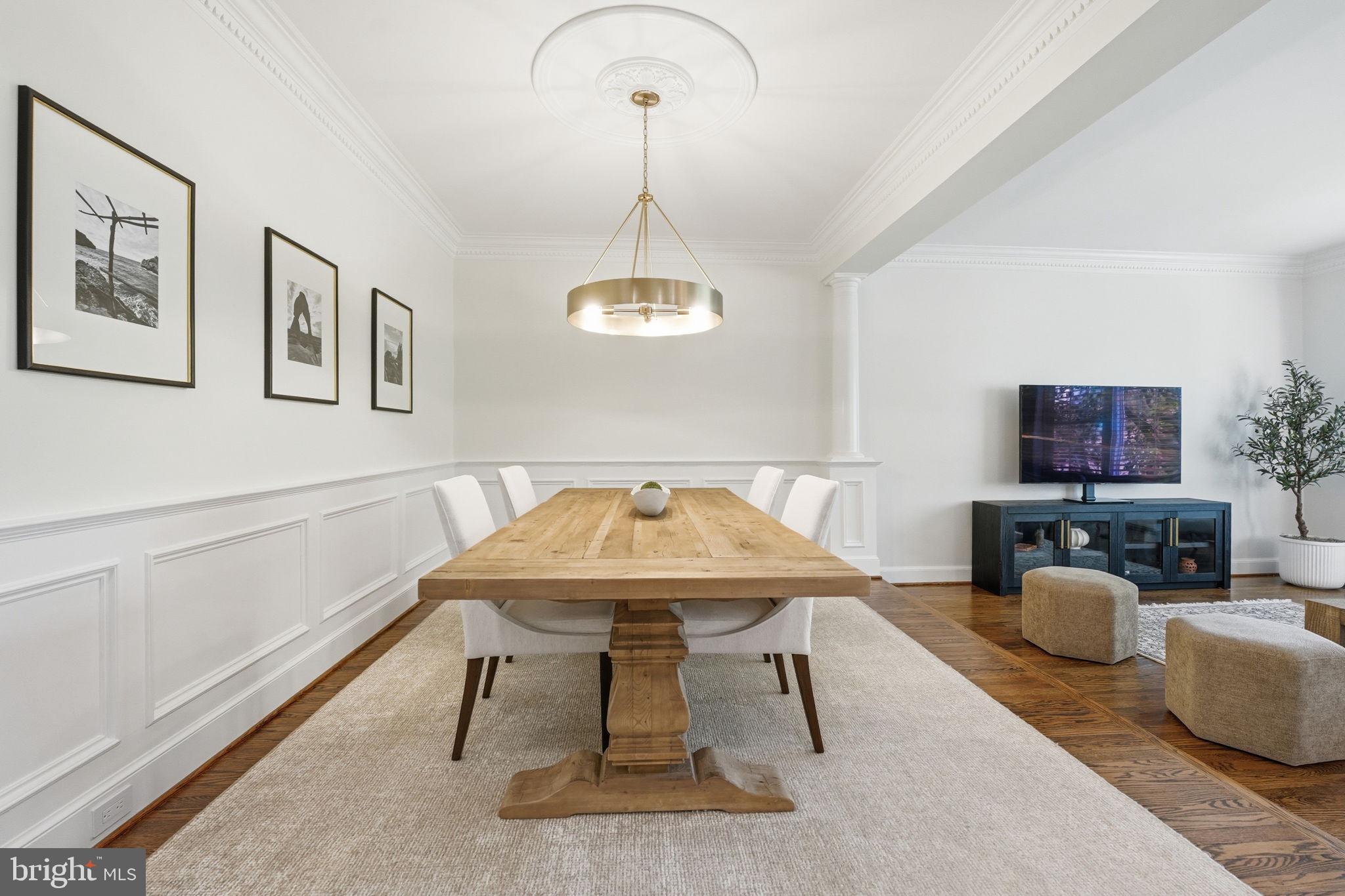 COURTHOUSE SQUARE - Residential