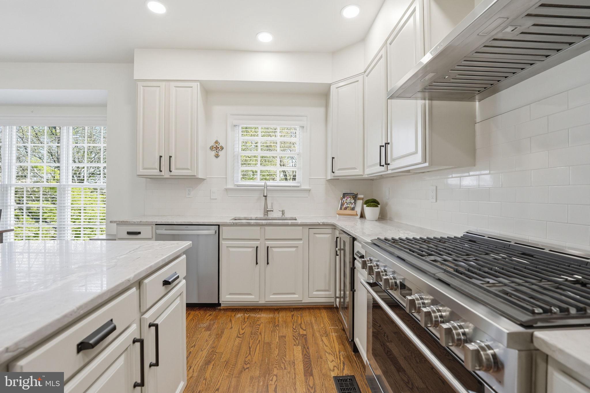 COURTHOUSE SQUARE - Residential