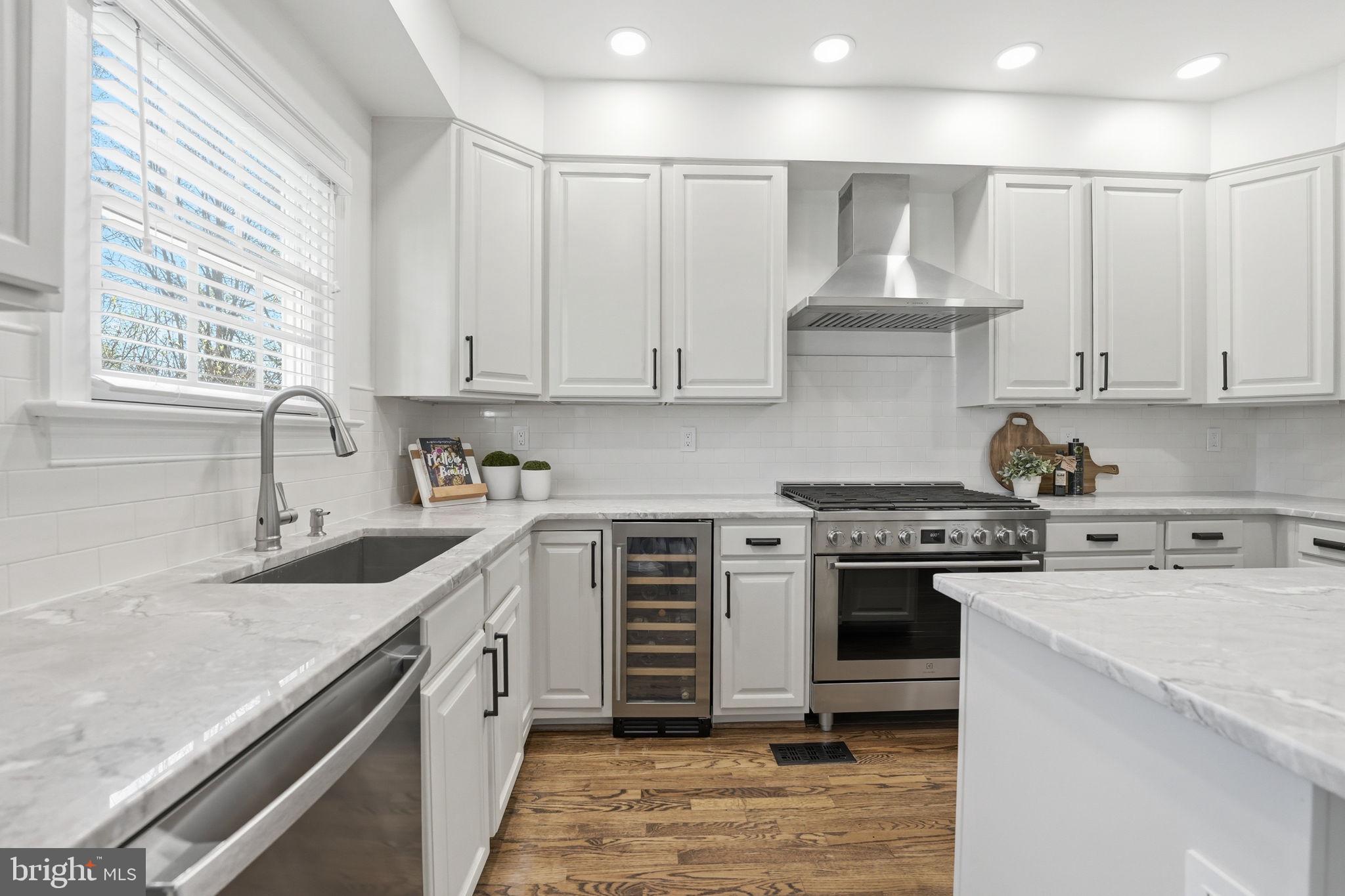 COURTHOUSE SQUARE - Residential