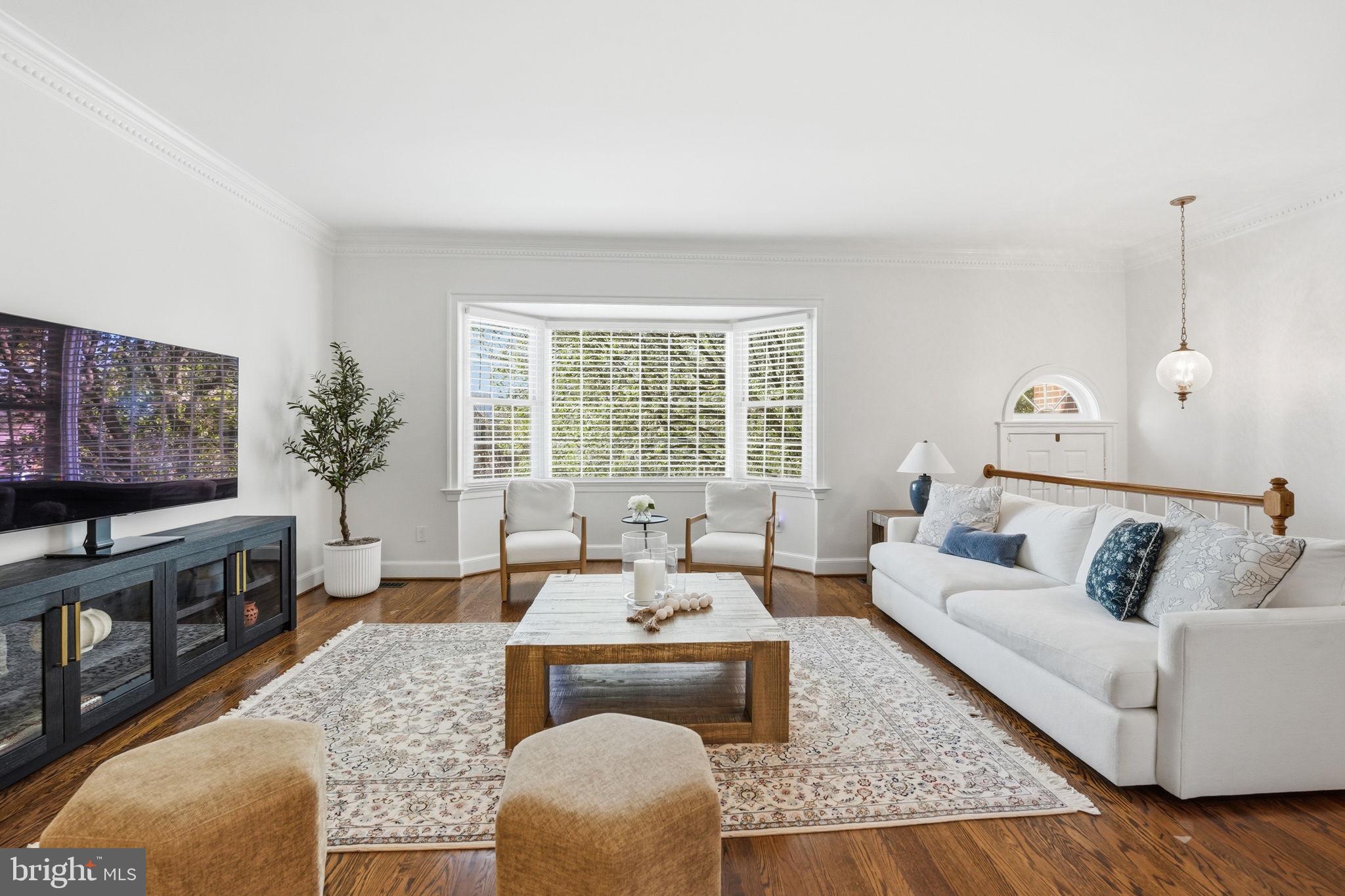 COURTHOUSE SQUARE - Residential