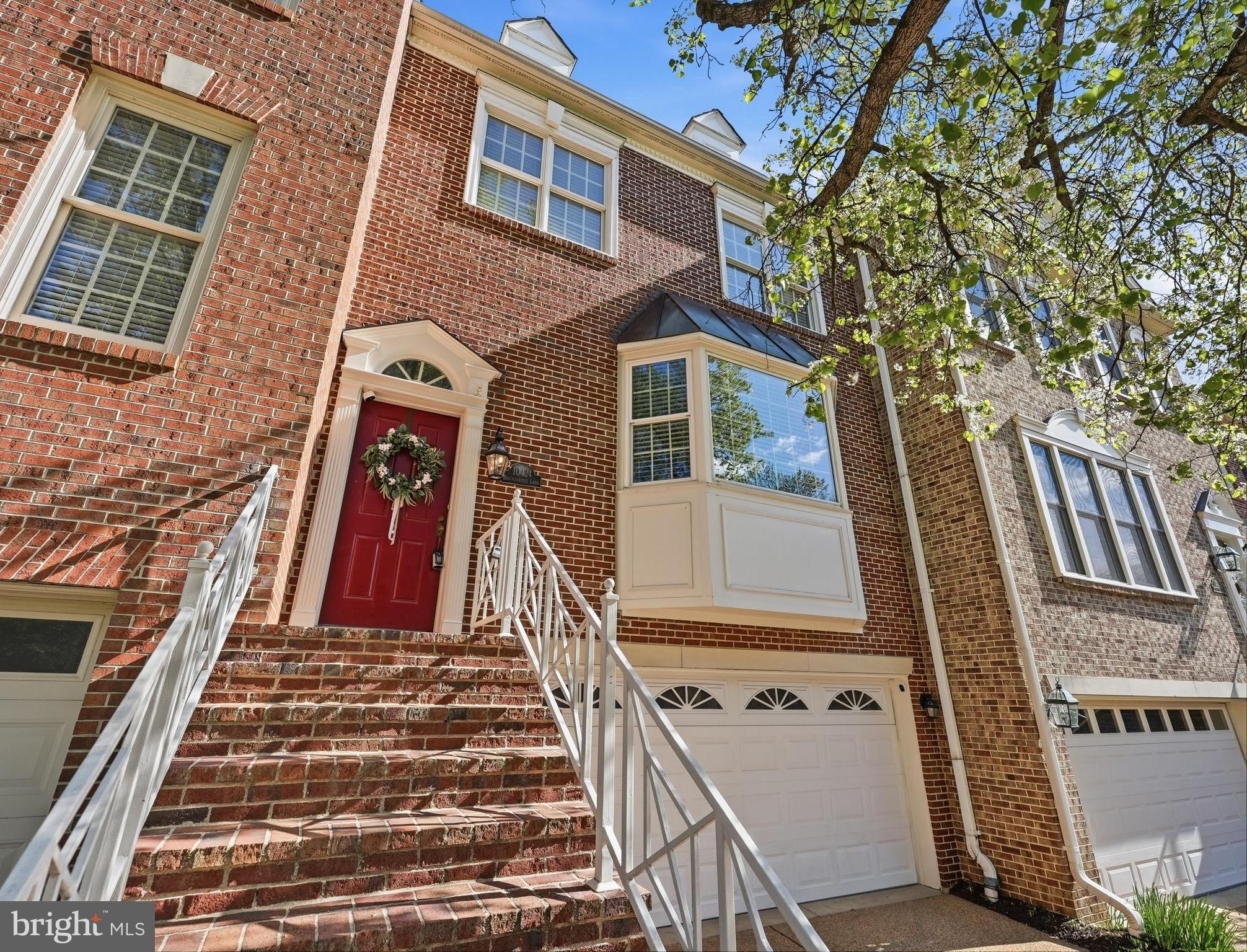 COURTHOUSE SQUARE - Residential