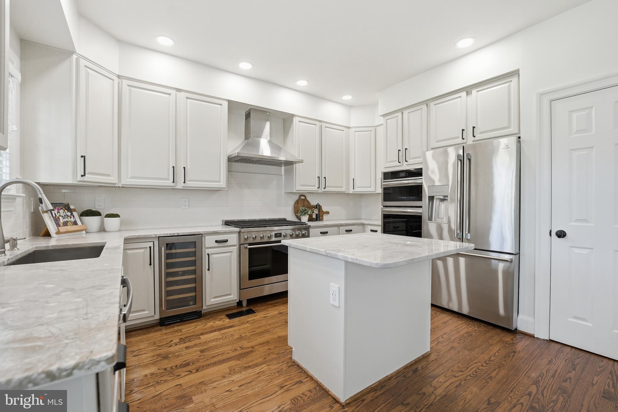 COURTHOUSE SQUARE - Residential