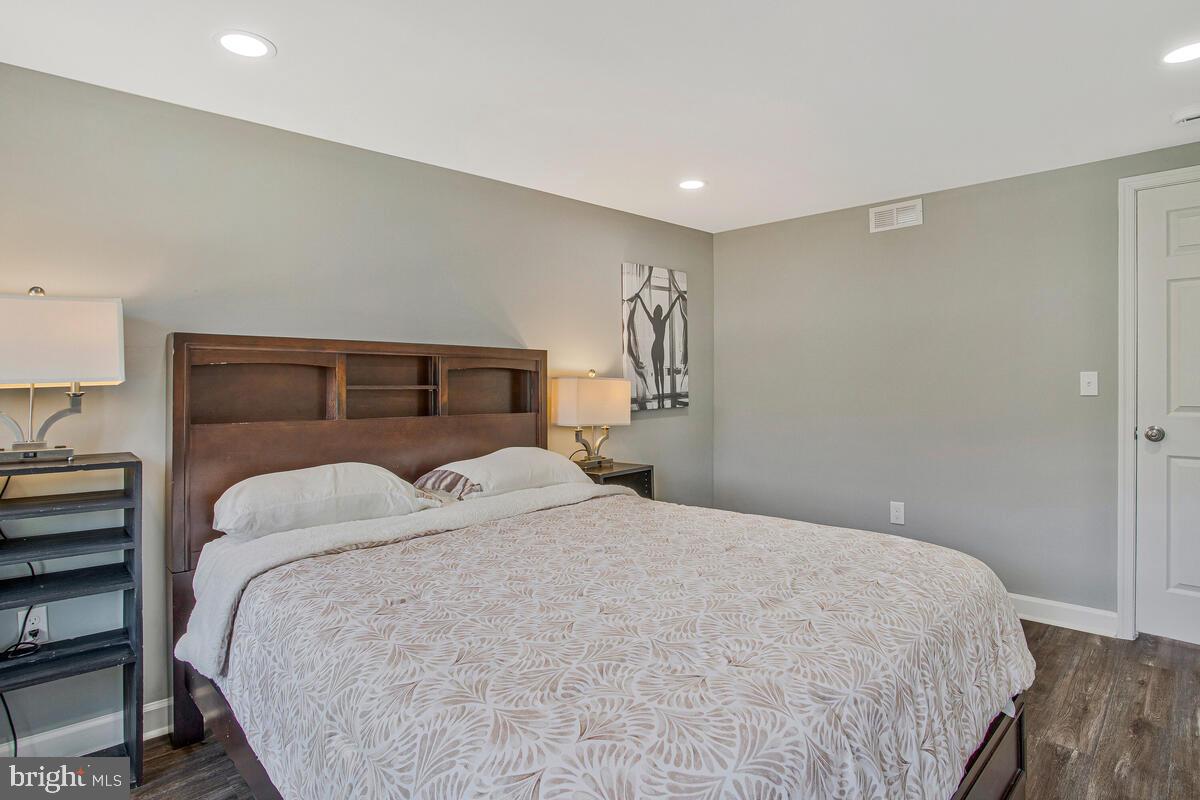 SANDTOWN-WINCHESTER - Residential