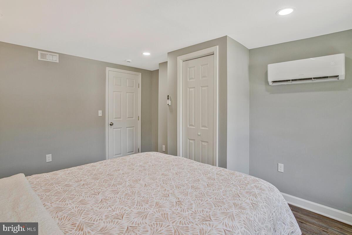 SANDTOWN-WINCHESTER - Residential