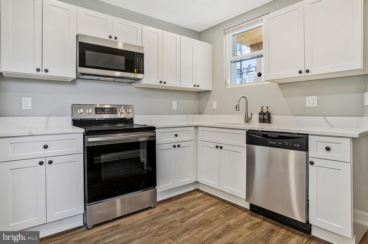 SANDTOWN-WINCHESTER - Residential