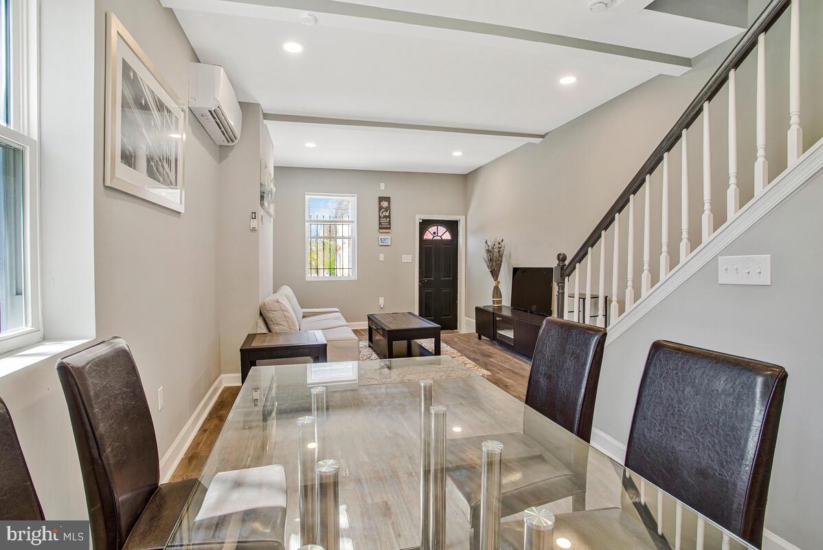 SANDTOWN-WINCHESTER - Residential