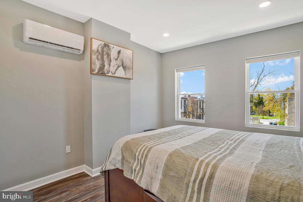 SANDTOWN-WINCHESTER - Residential